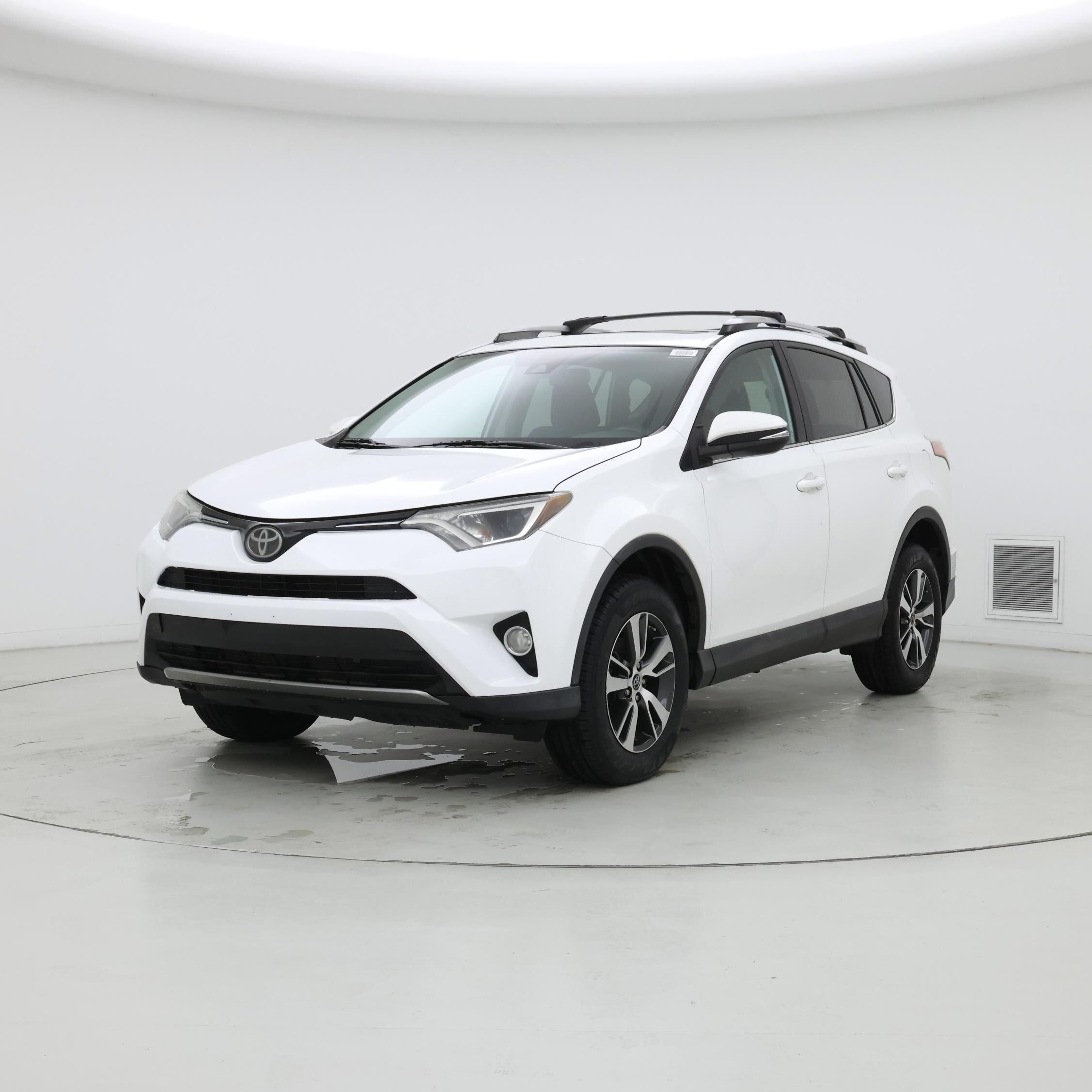 Thumbnail: 2018 Toyota RAV4 - 4