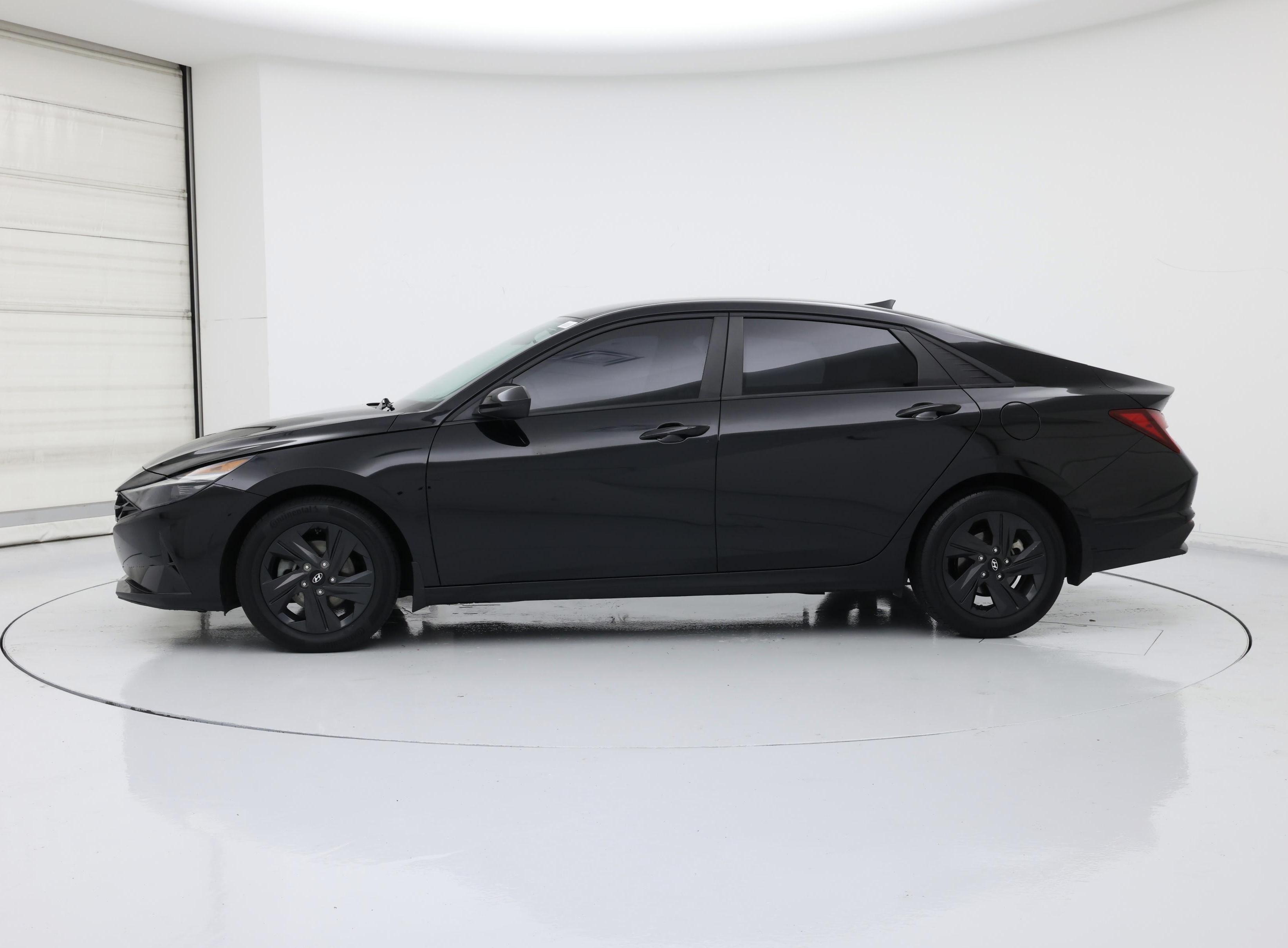 Thumbnail: 2023 Hyundai Elantra - 3