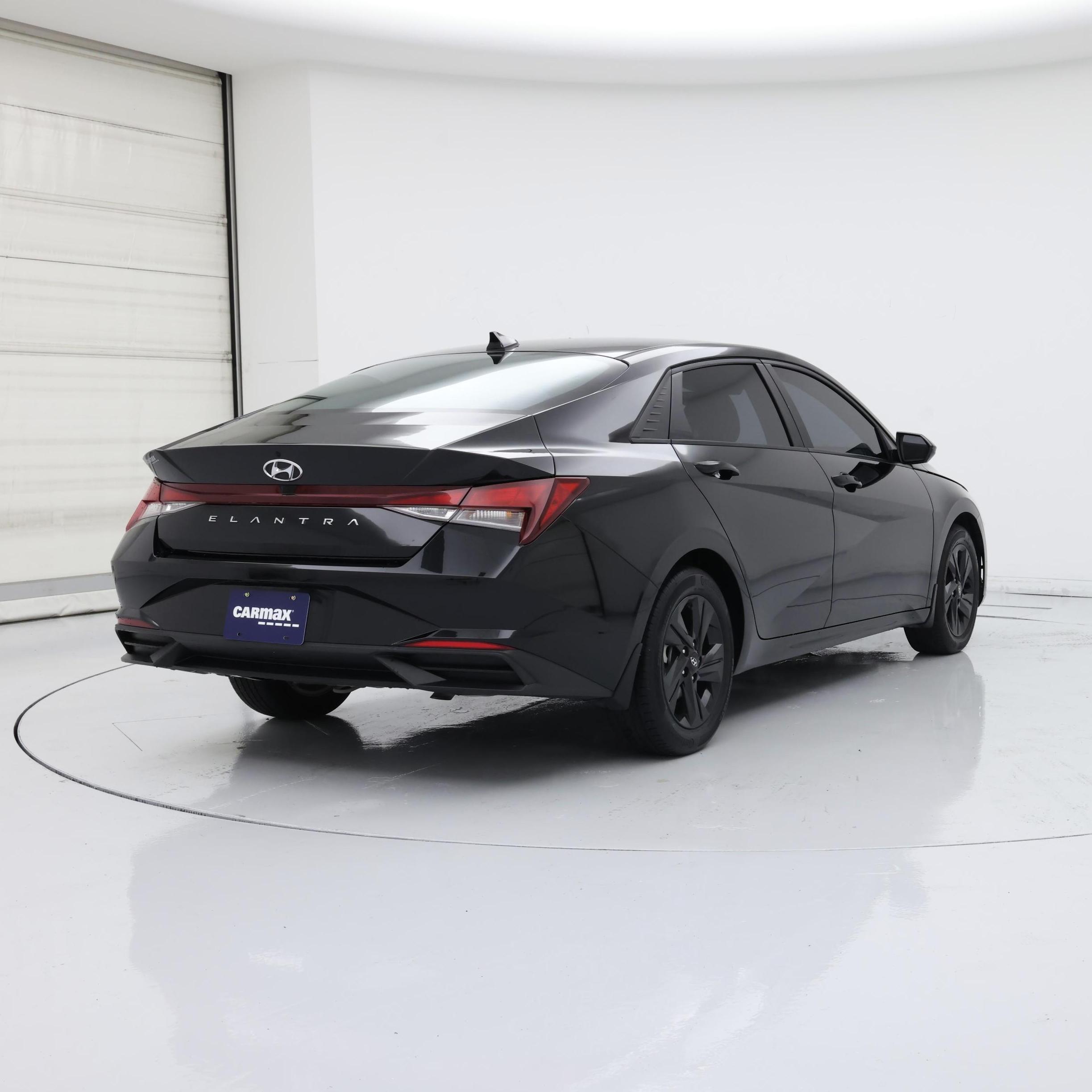 Thumbnail: 2023 Hyundai Elantra - 8
