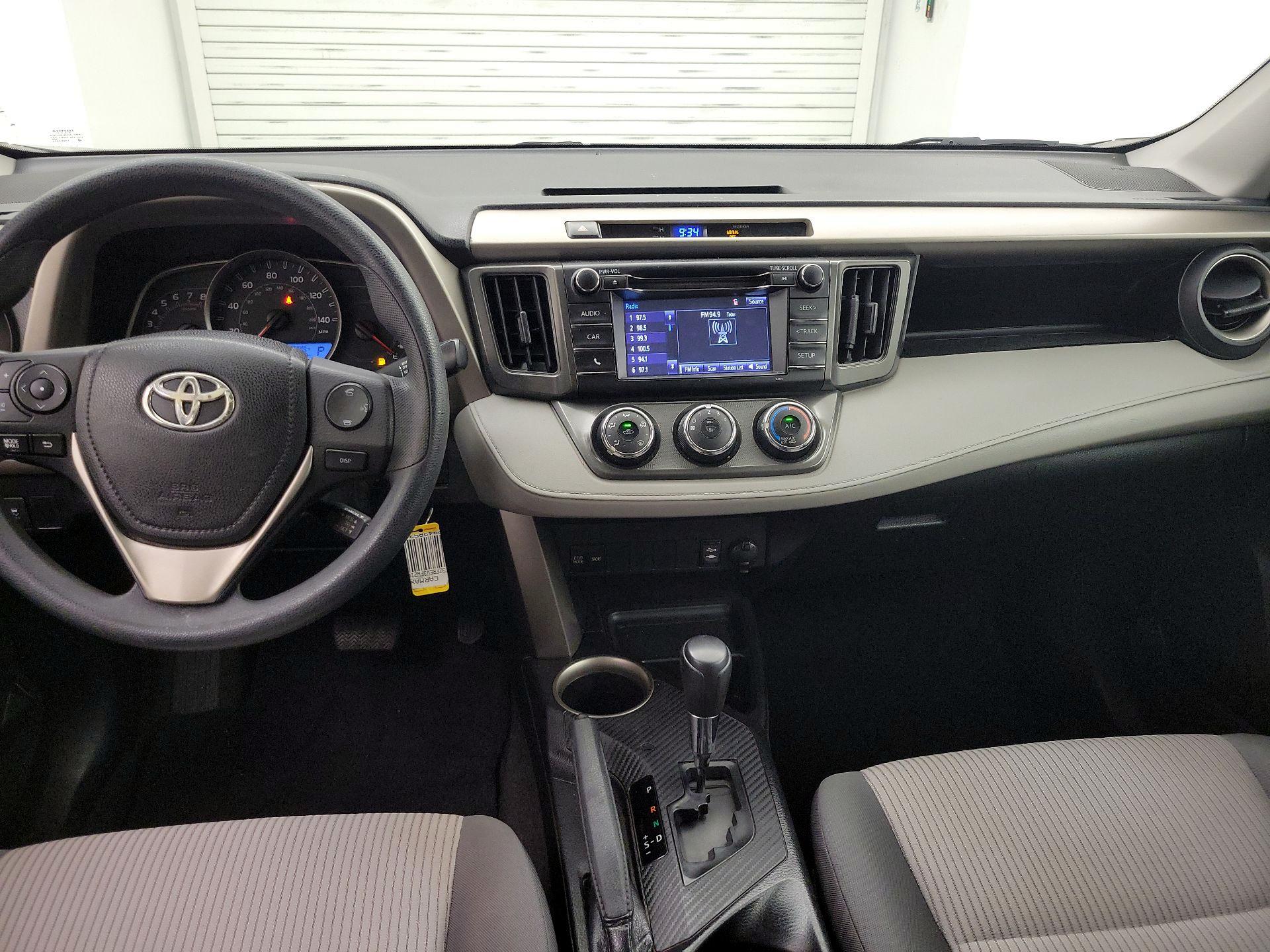 Thumbnail: 2015 Toyota RAV4 - 9