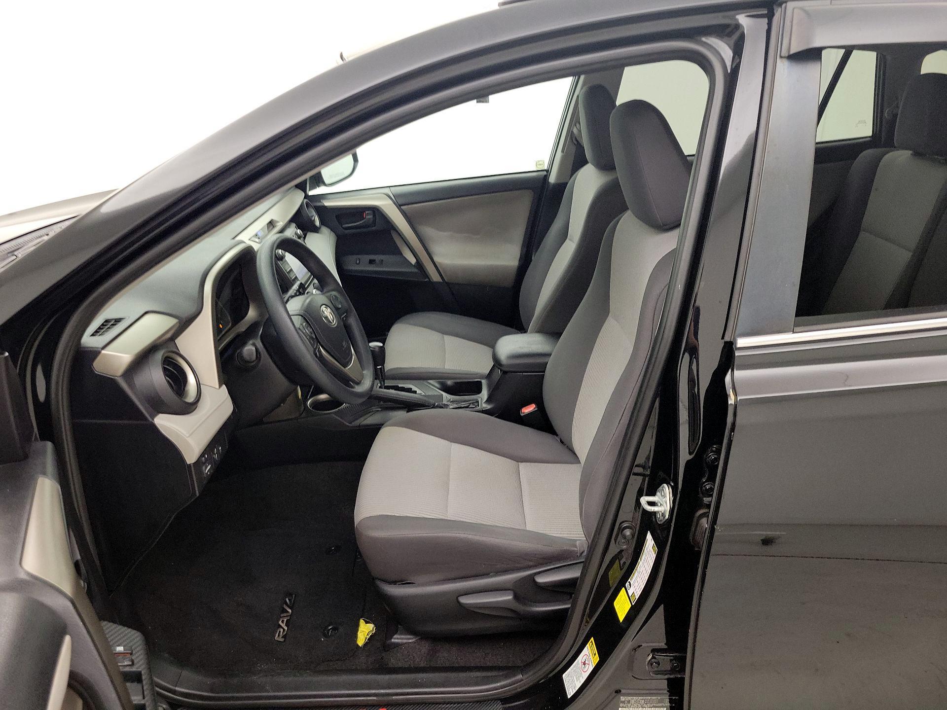 Thumbnail: 2015 Toyota RAV4 - 11