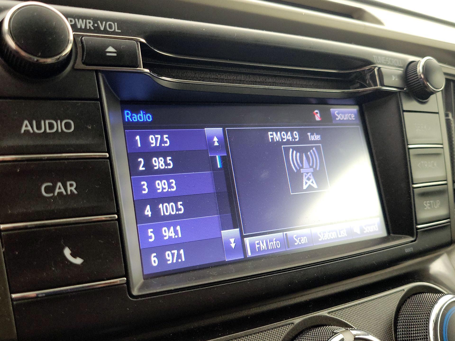 Thumbnail: 2015 Toyota RAV4 - 15