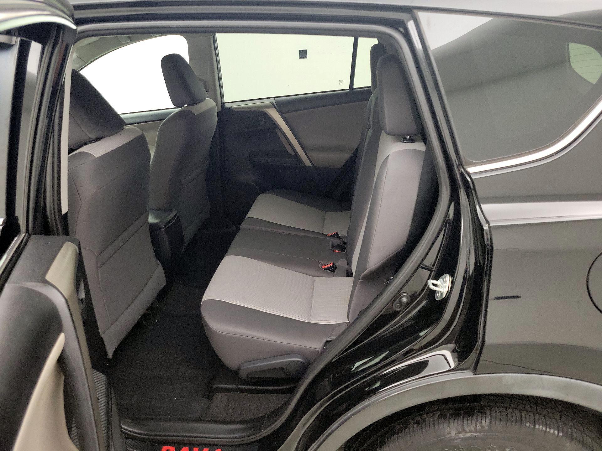 Thumbnail: 2015 Toyota RAV4 - 19