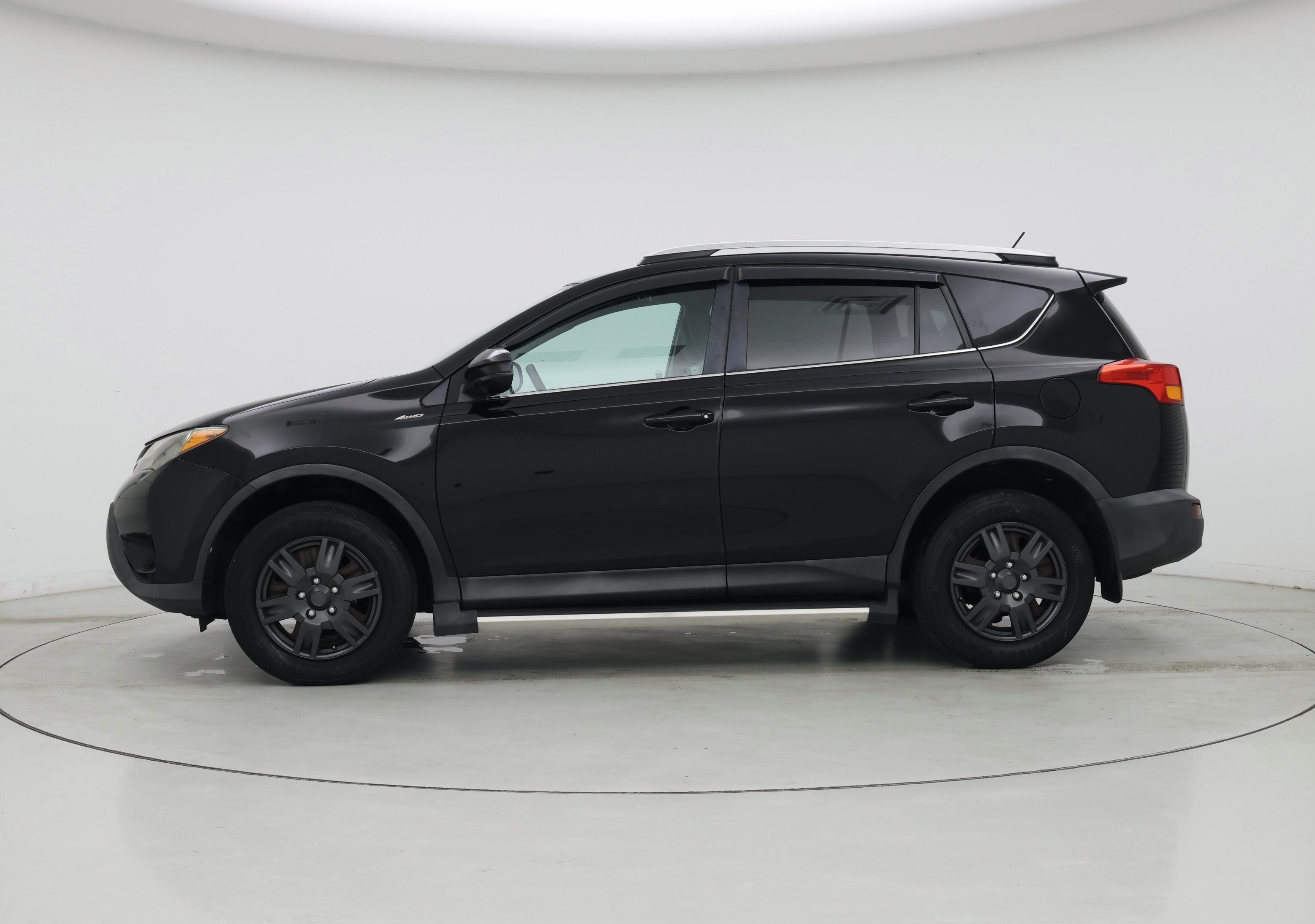 Thumbnail: 2015 Toyota RAV4 - 3