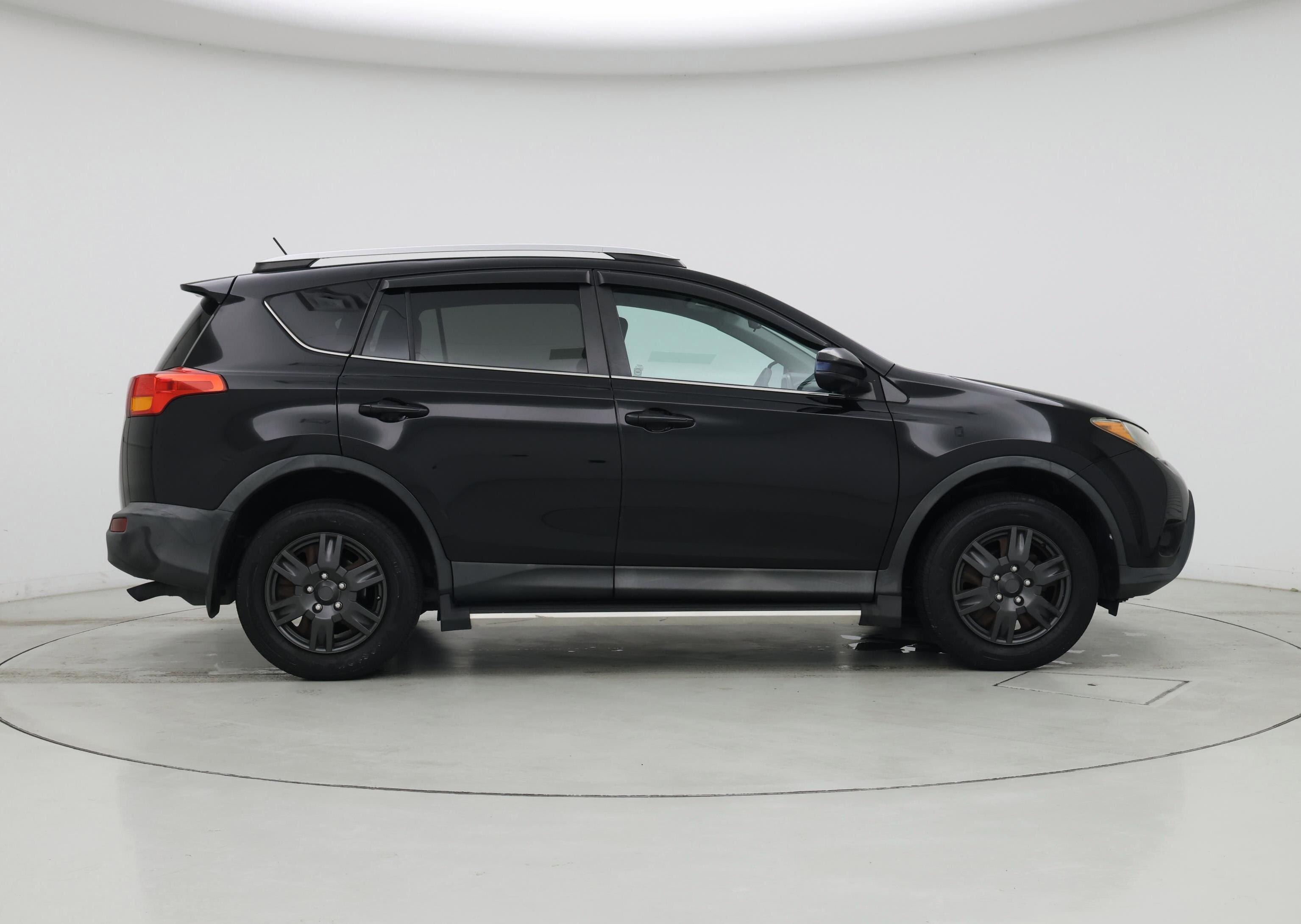 Thumbnail: 2015 Toyota RAV4 - 7