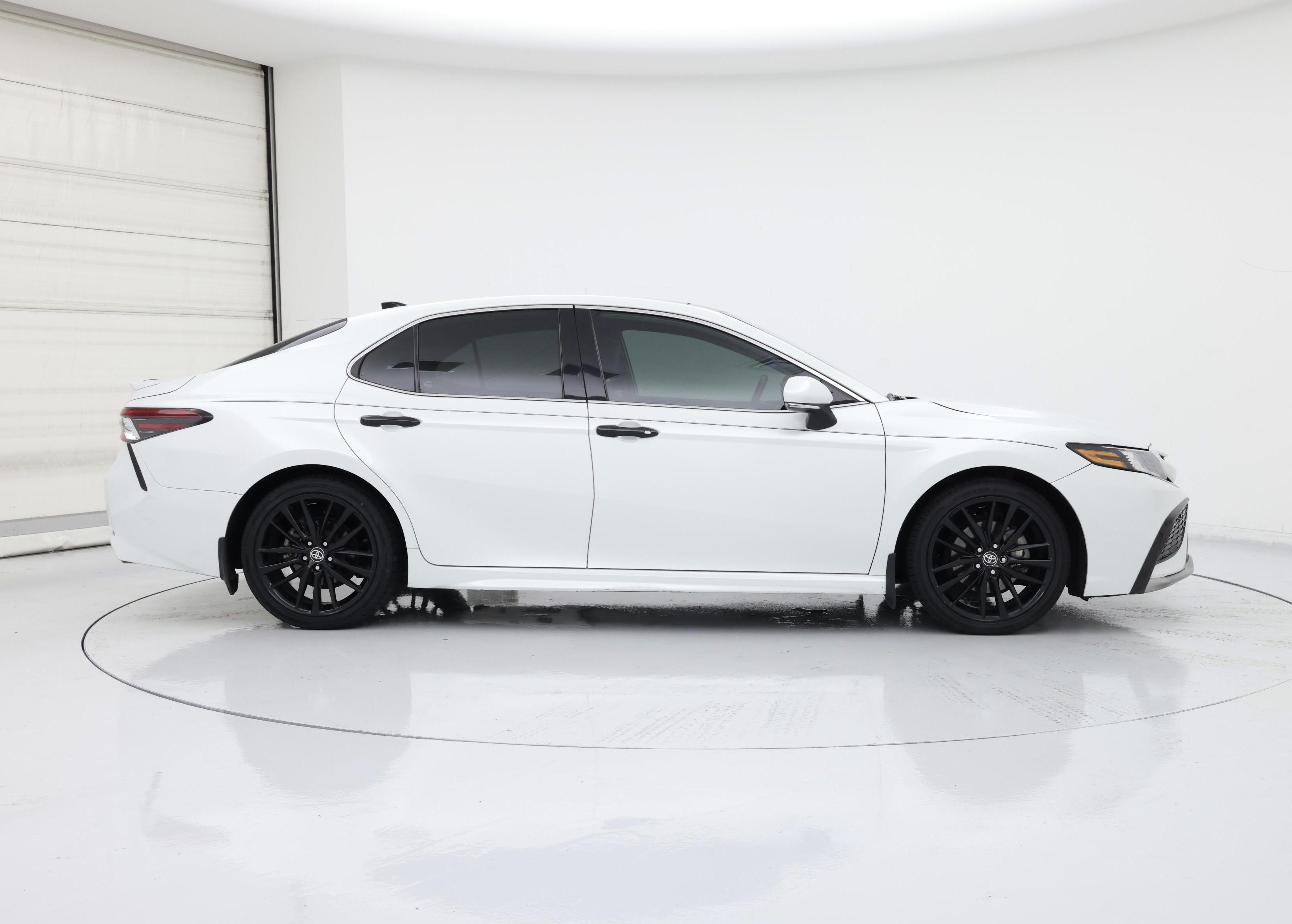 Thumbnail: 2022 Toyota Camry - 7
