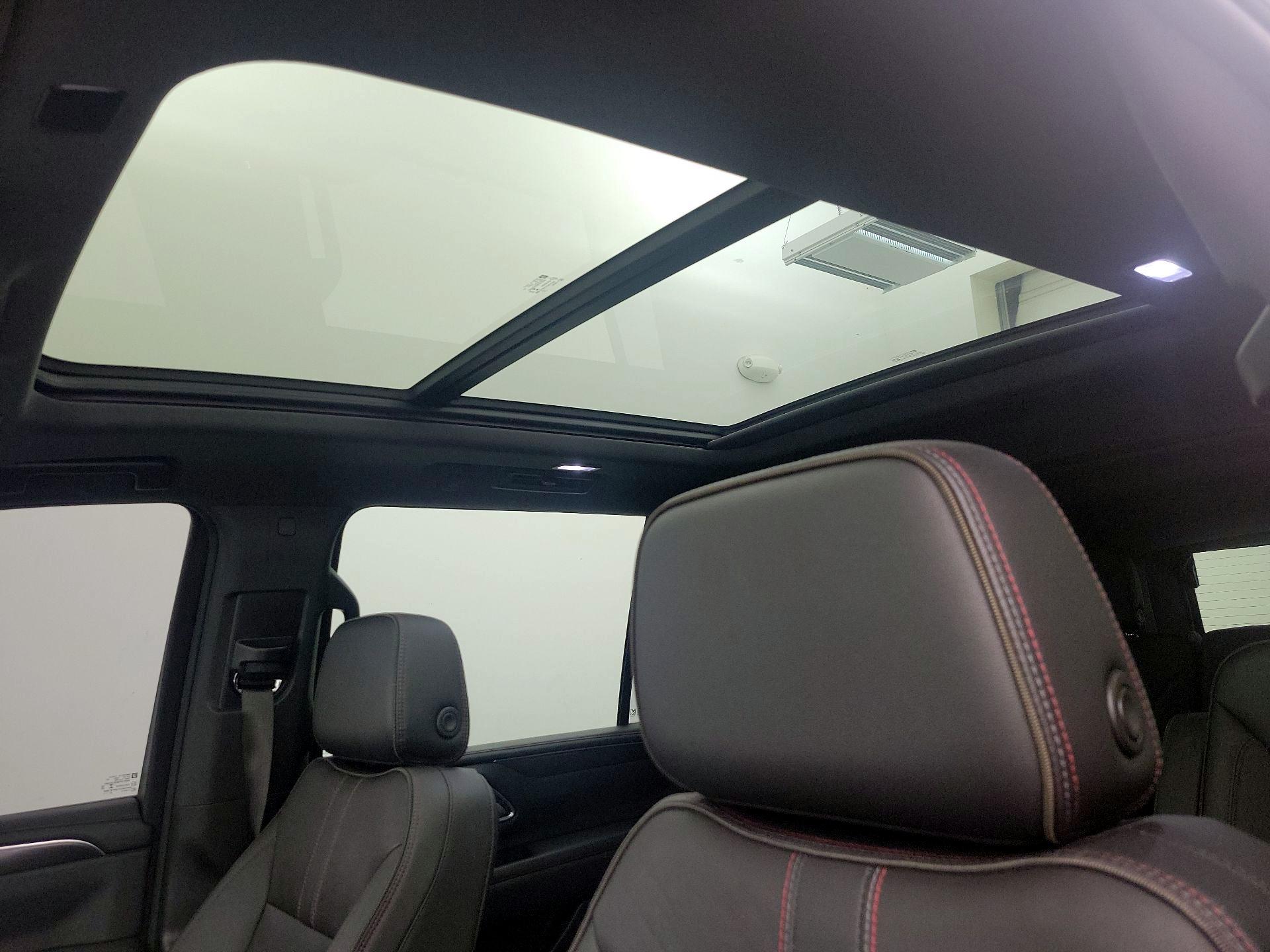 Thumbnail: 2022 Chevrolet Suburban - 20