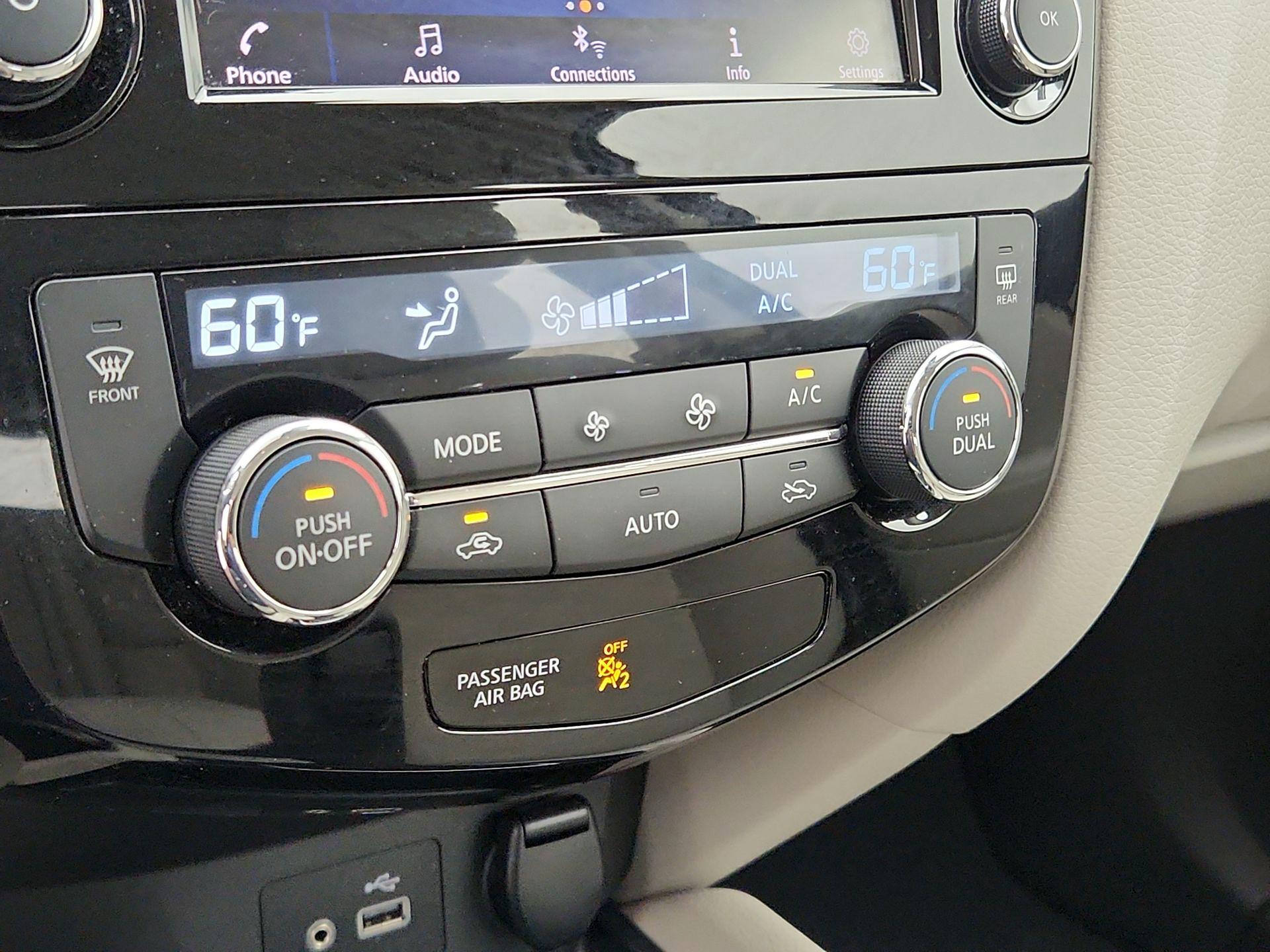 Thumbnail: 2021 Nissan Rogue Sport - 16