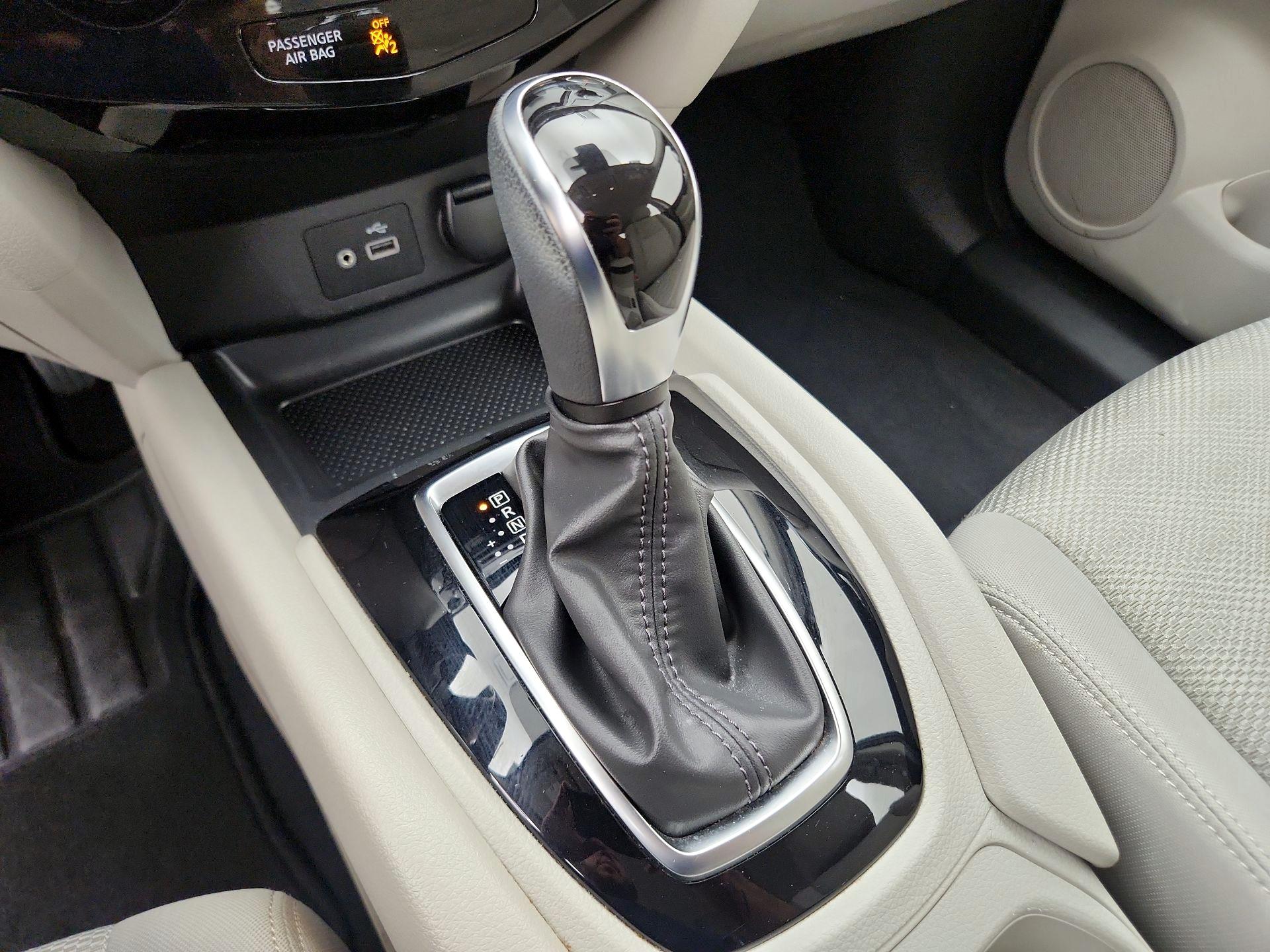 Thumbnail: 2021 Nissan Rogue Sport - 17