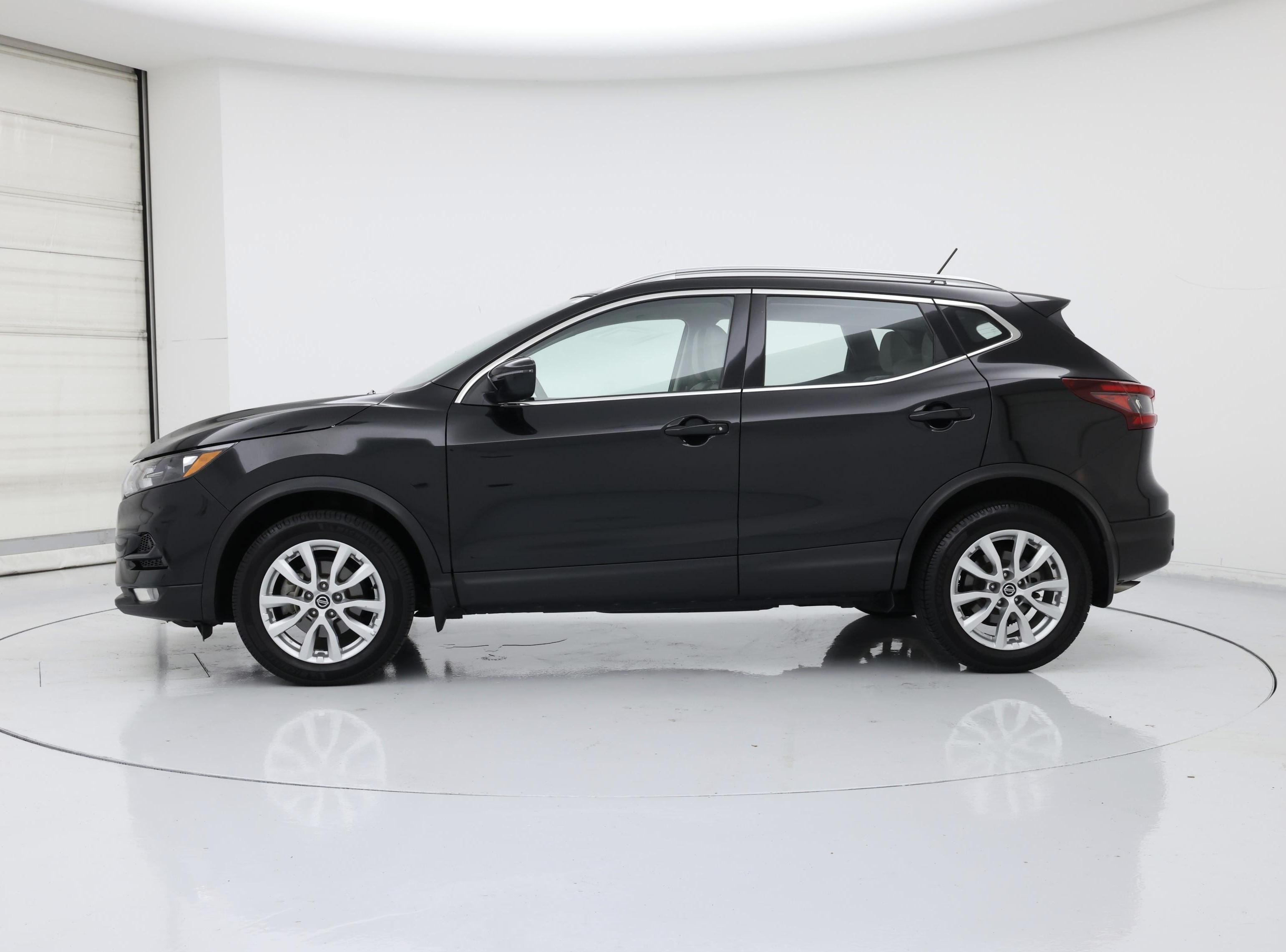 Thumbnail: 2021 Nissan Rogue Sport - 3