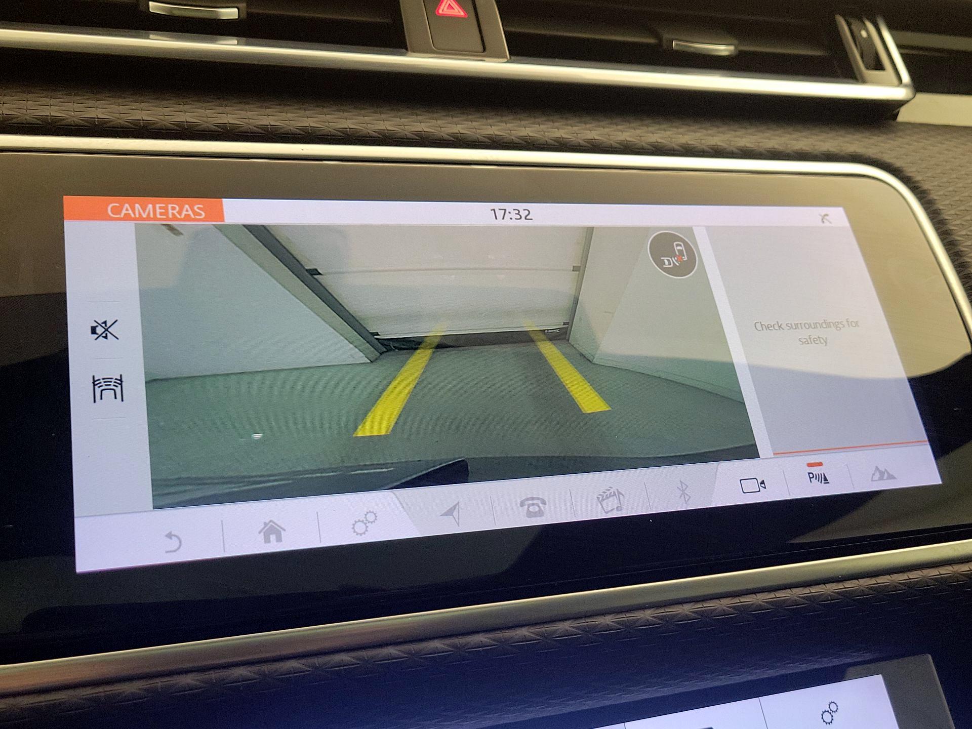 Thumbnail: 2018 Land Rover Range Rover Velar - 14