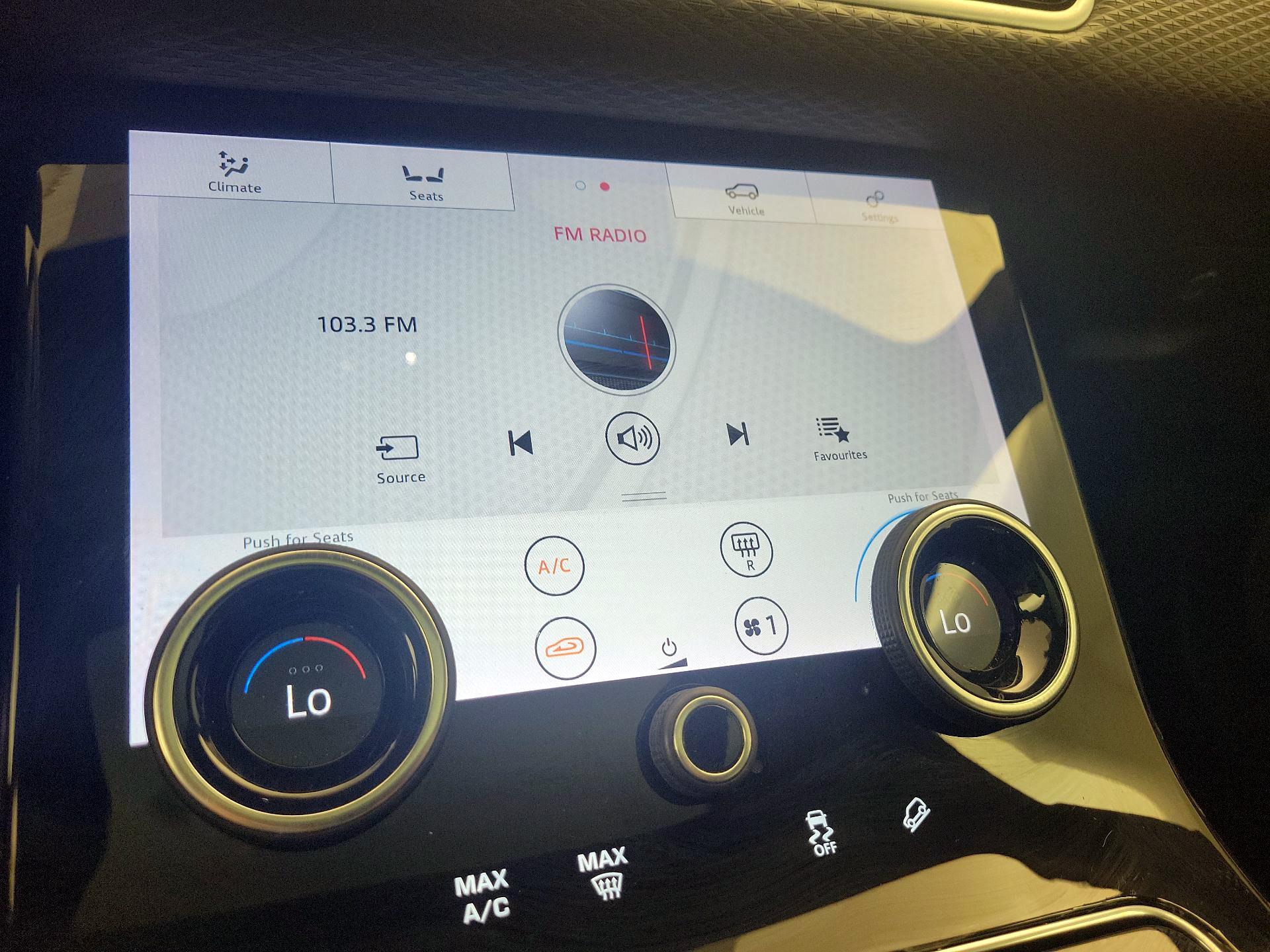 Thumbnail: 2018 Land Rover Range Rover Velar - 16