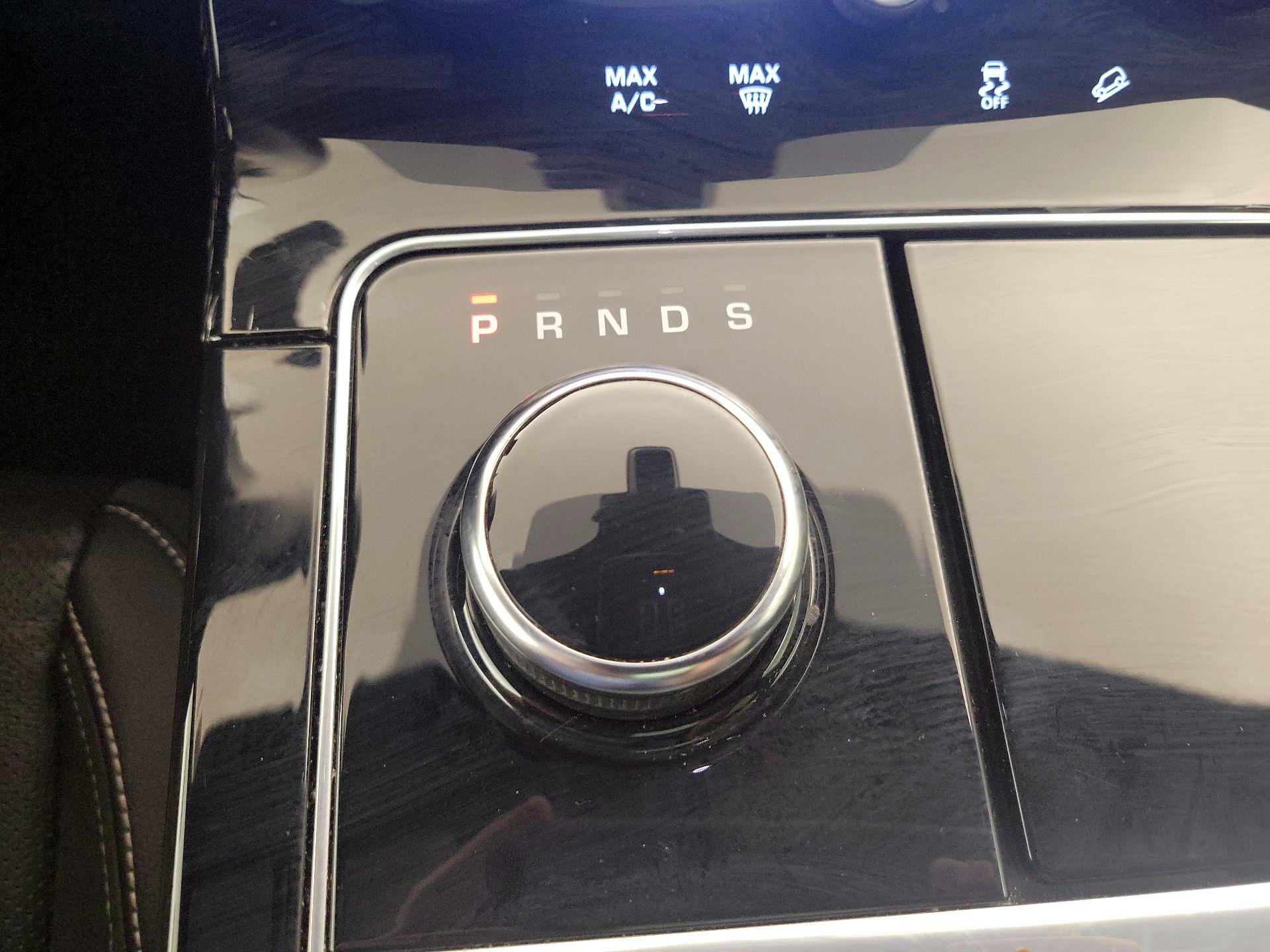 Thumbnail: 2018 Land Rover Range Rover Velar - 17