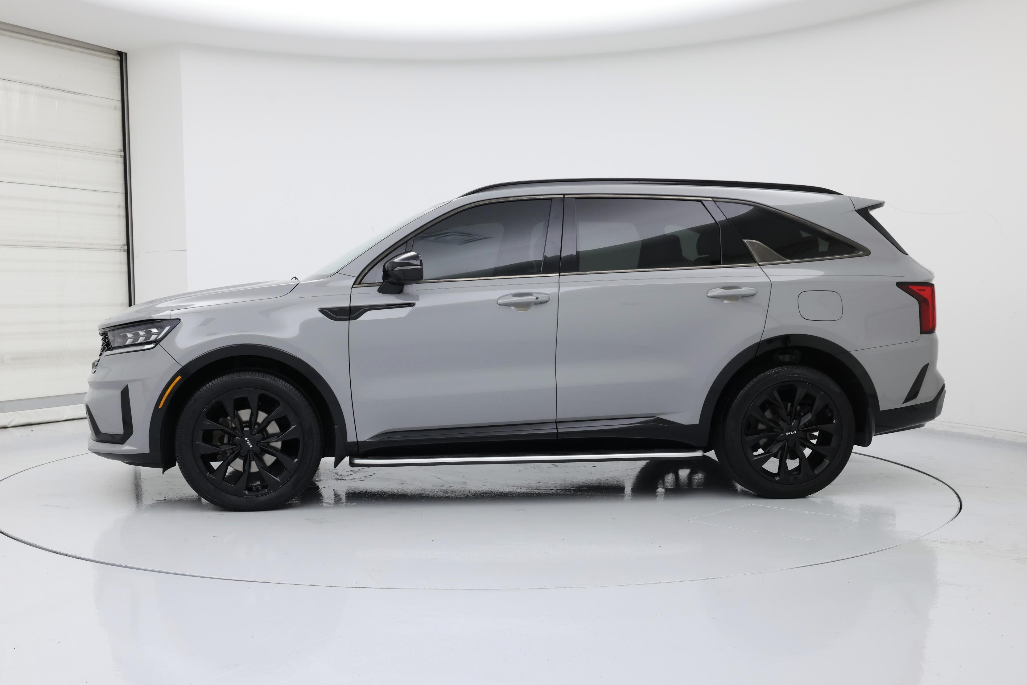 Thumbnail: 2022 Kia Sorento - 3
