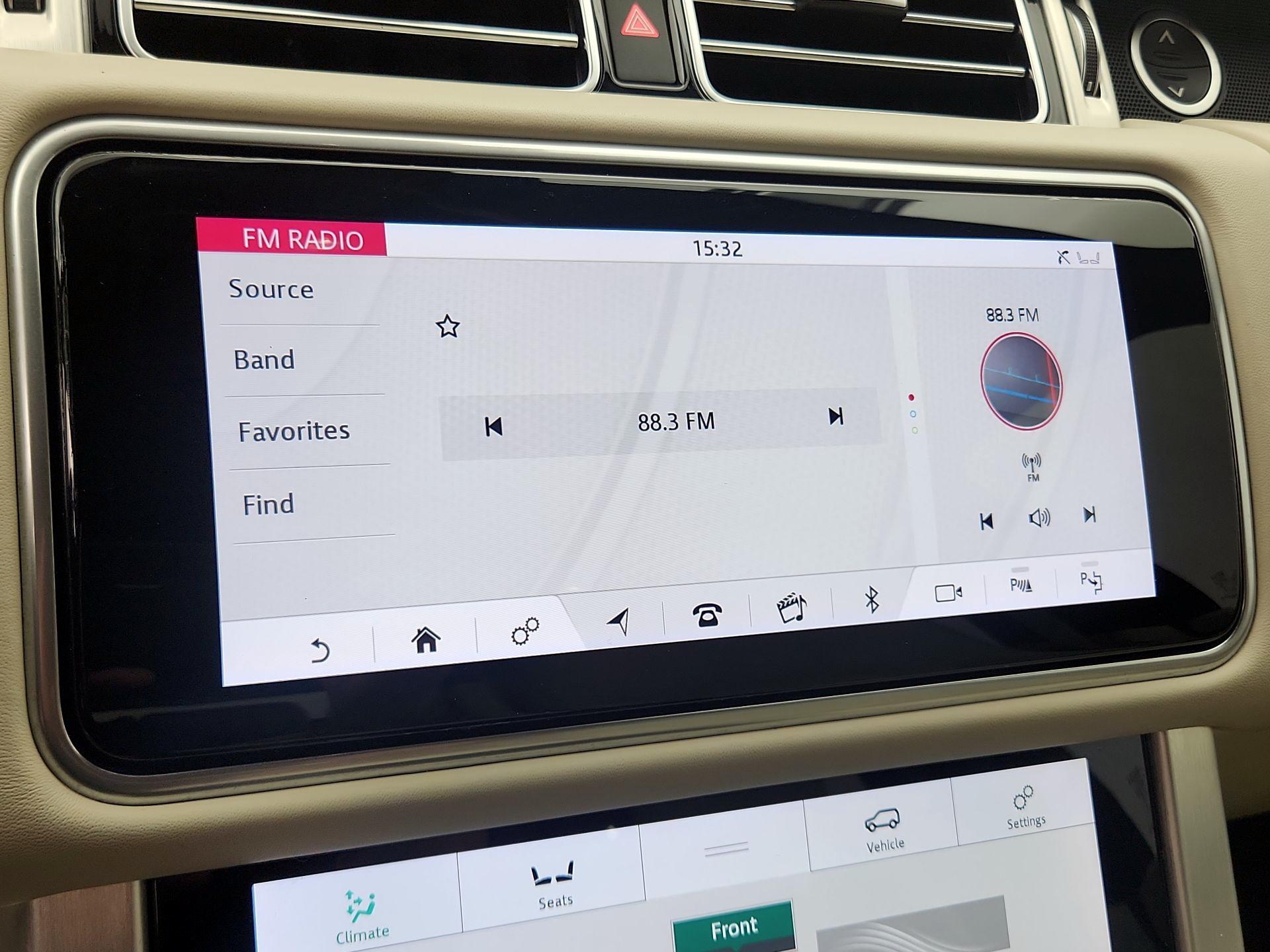 Thumbnail: 2021 Land Rover Range Rover - 16