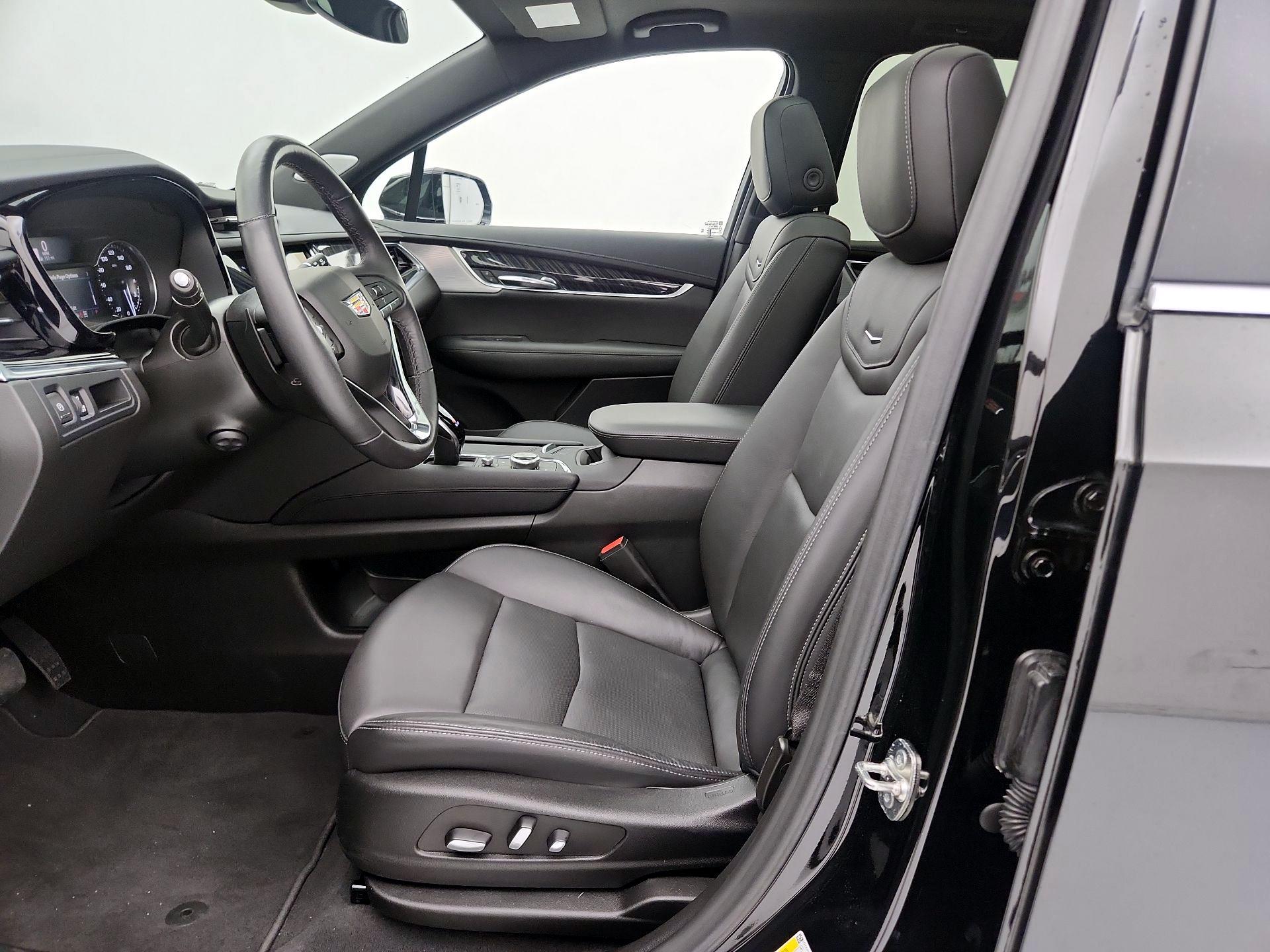 Thumbnail: 2024 Cadillac XT6 - 11