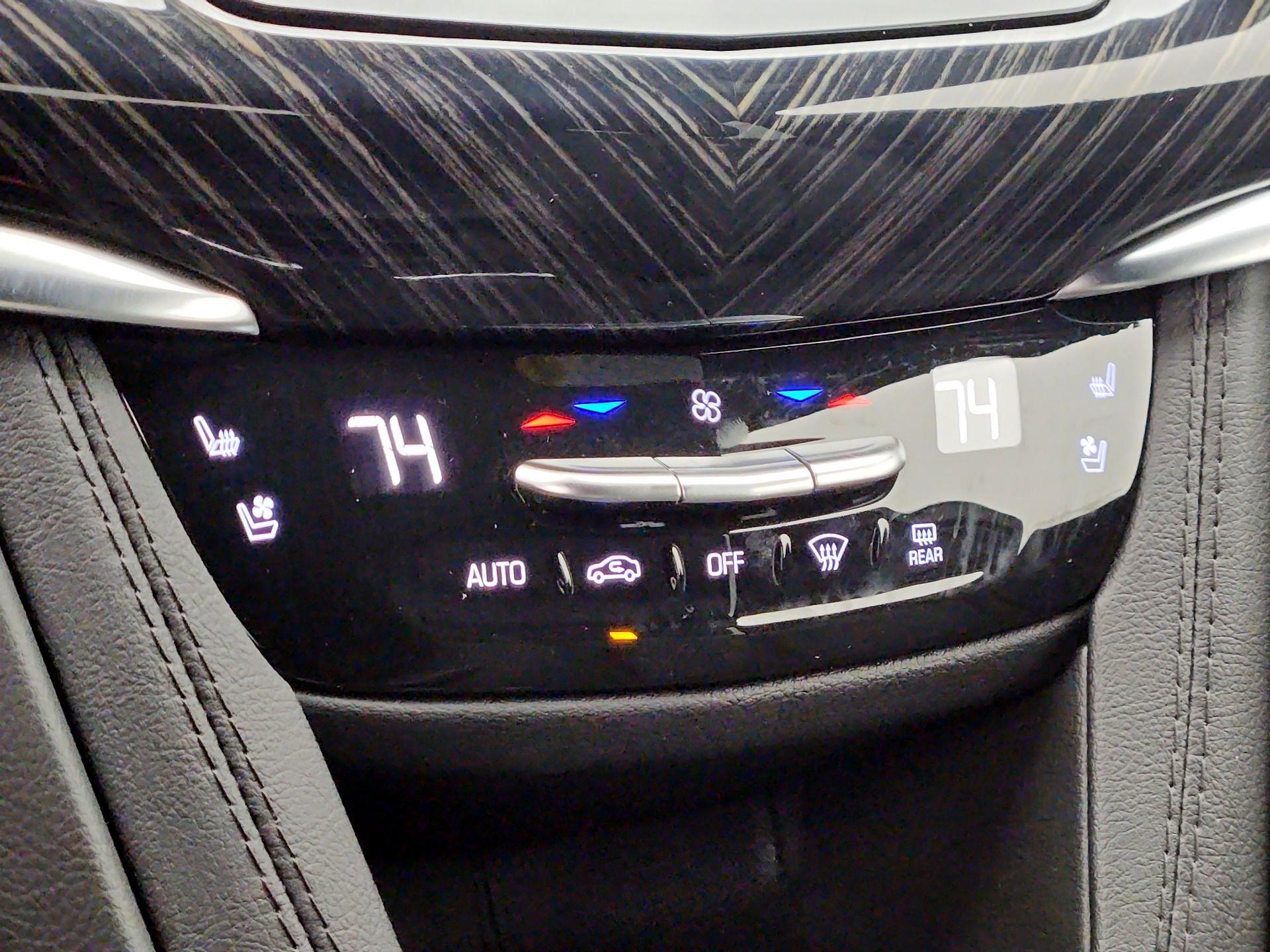 Thumbnail: 2024 Cadillac XT6 - 17