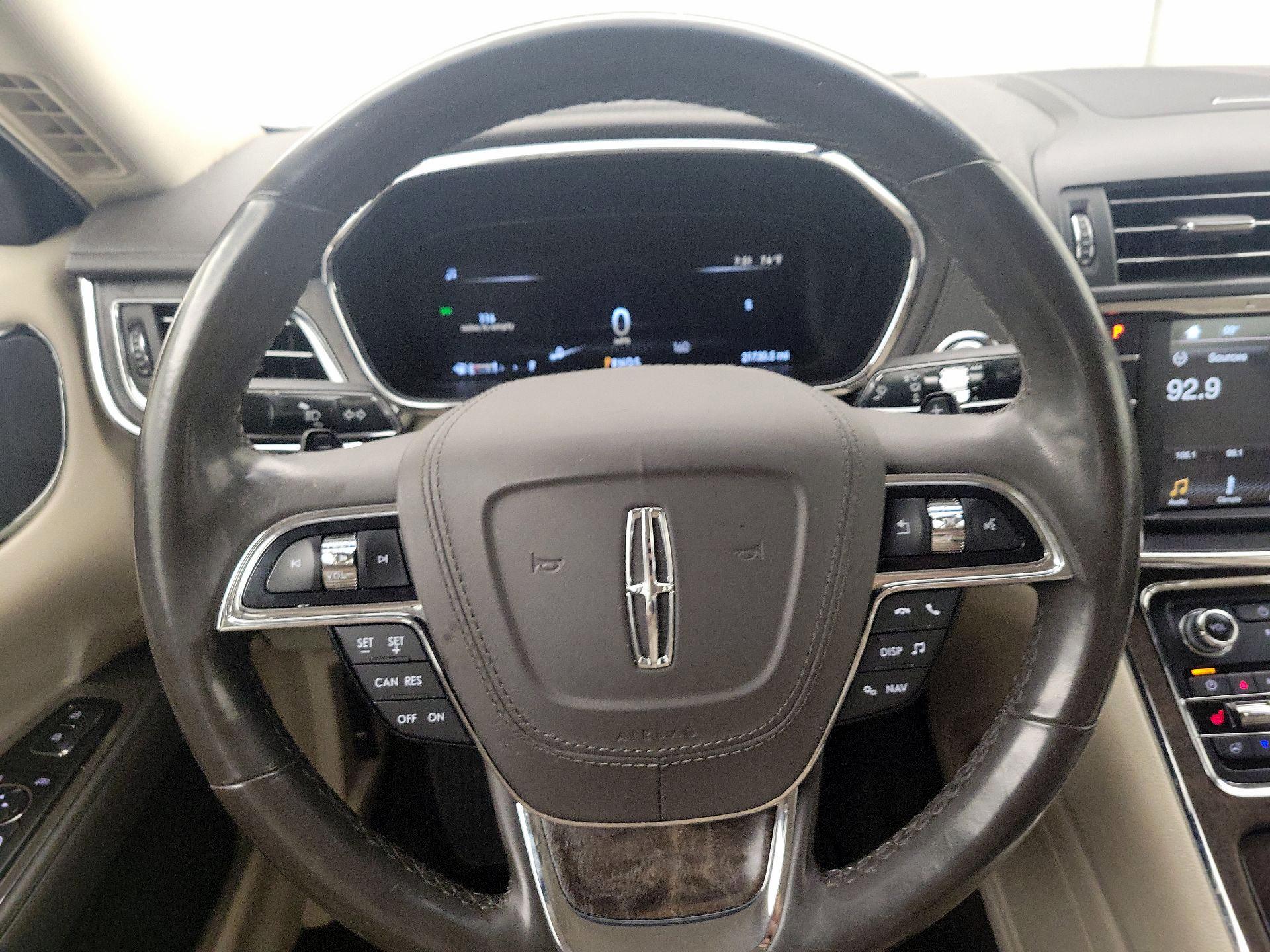 Thumbnail: 2017 Lincoln Continental - 10