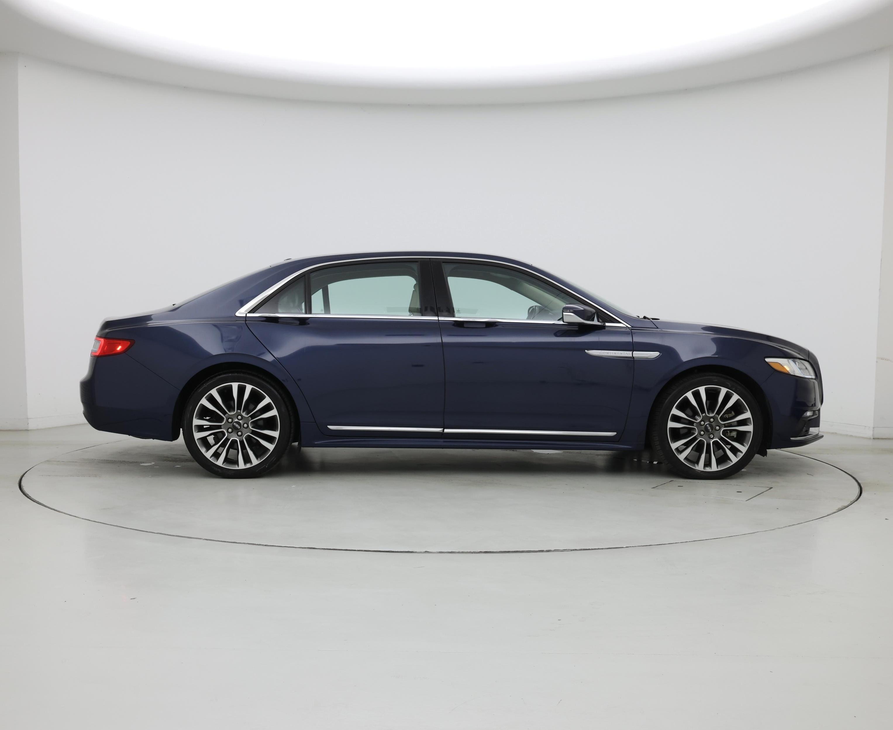 Thumbnail: 2017 Lincoln Continental - 7