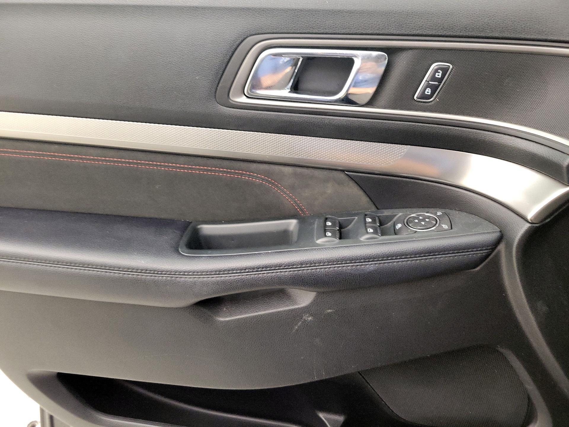 Thumbnail: 2018 Ford Explorer - 12