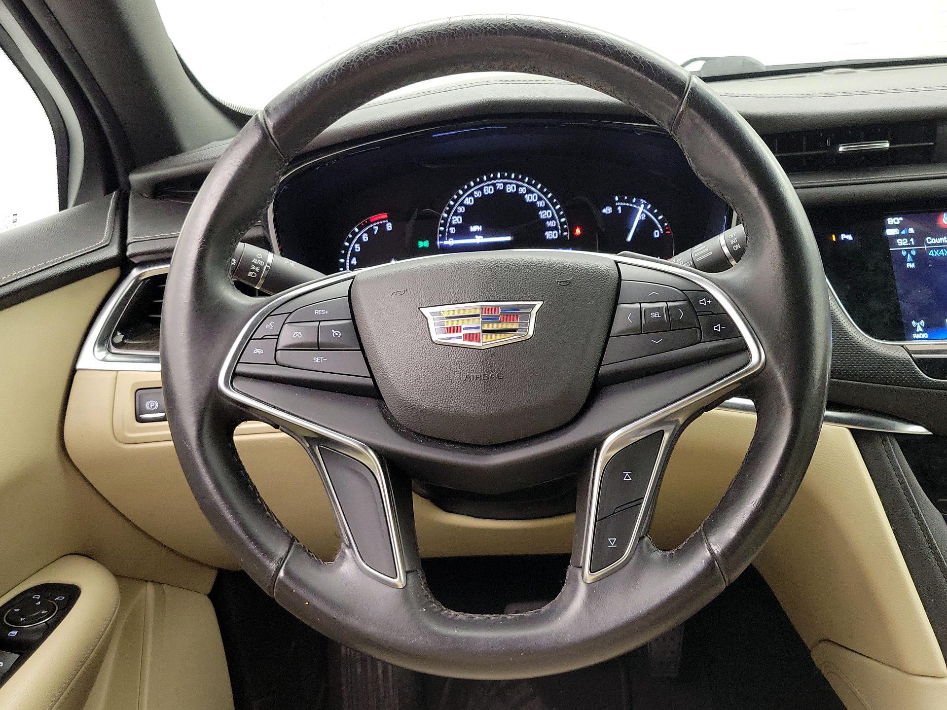 Thumbnail: 2018 Cadillac XT5 - 10