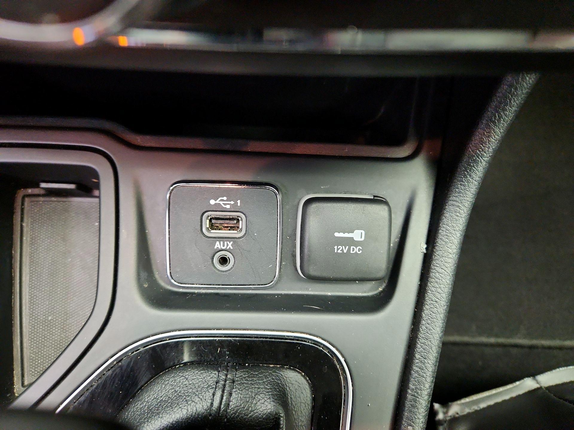 Thumbnail: 2020 Jeep Cherokee - 19