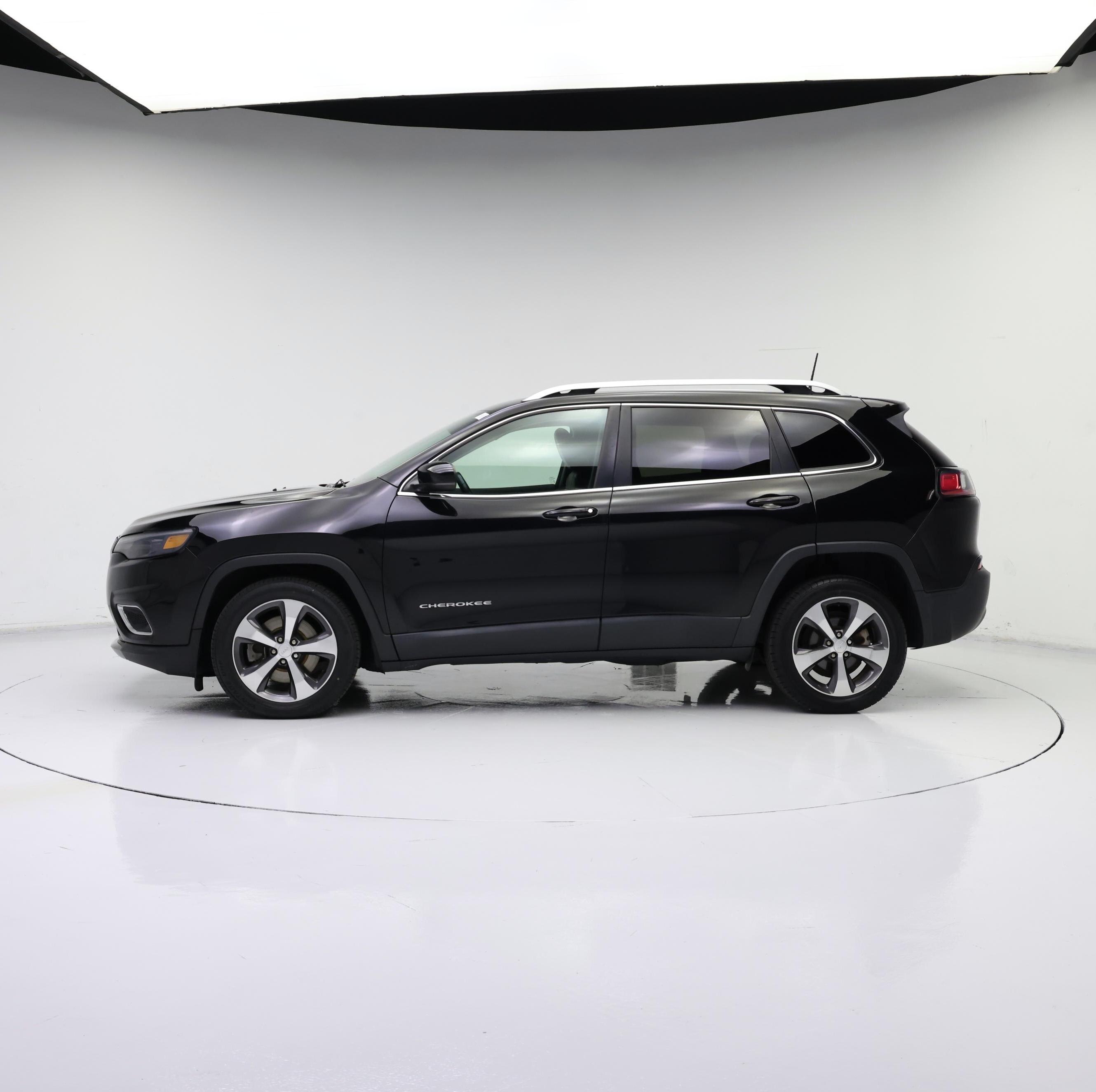 Thumbnail: 2020 Jeep Cherokee - 3