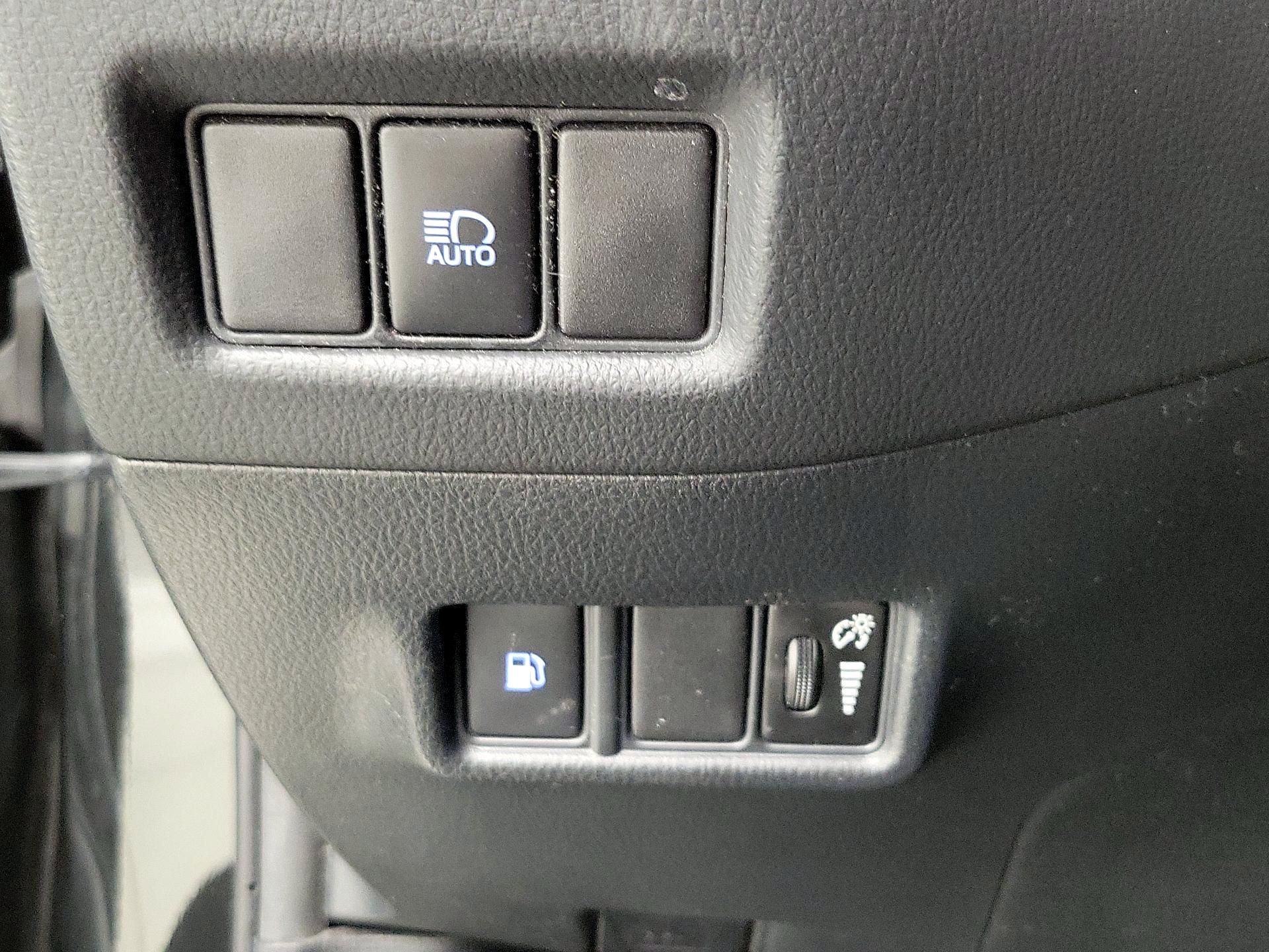 Thumbnail: 2019 Toyota C-HR - 13