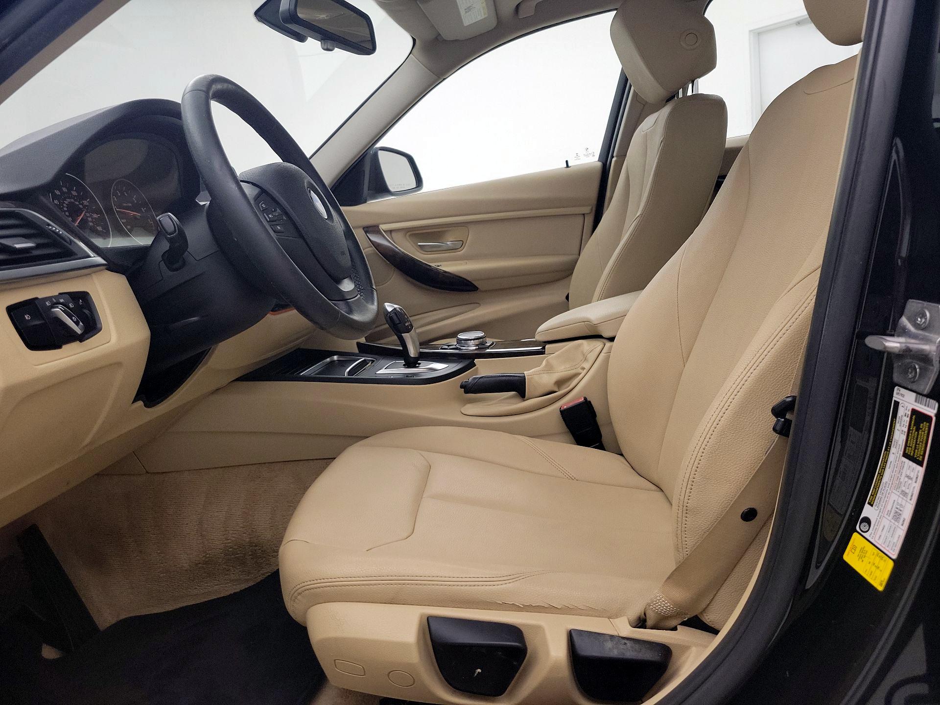 Thumbnail: 2016 BMW 3 Series - 11