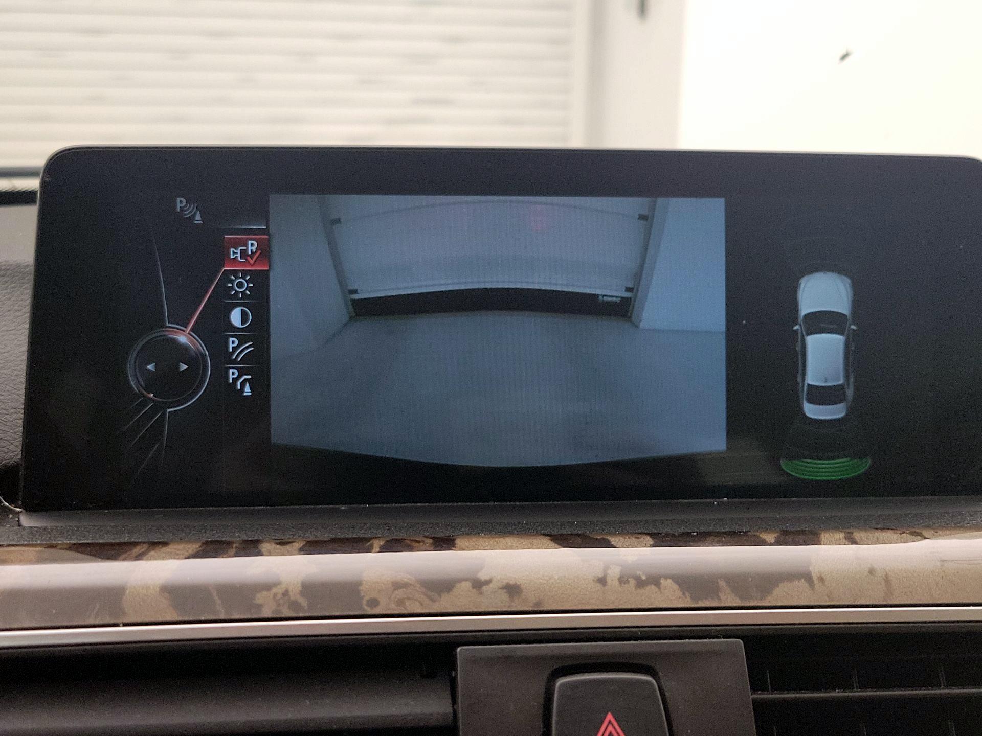 Thumbnail: 2016 BMW 3 Series - 15