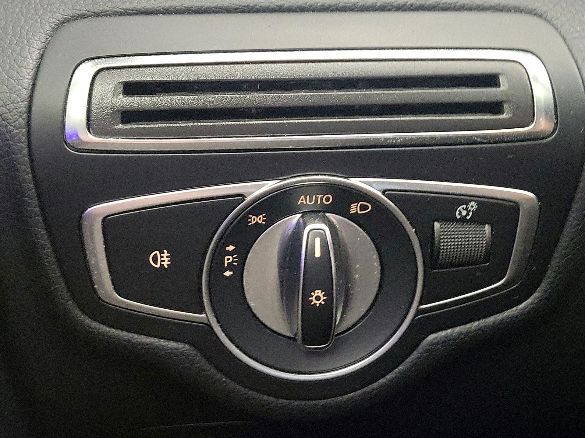 Thumbnail: 2019 Mercedes-Benz C-Class - 13