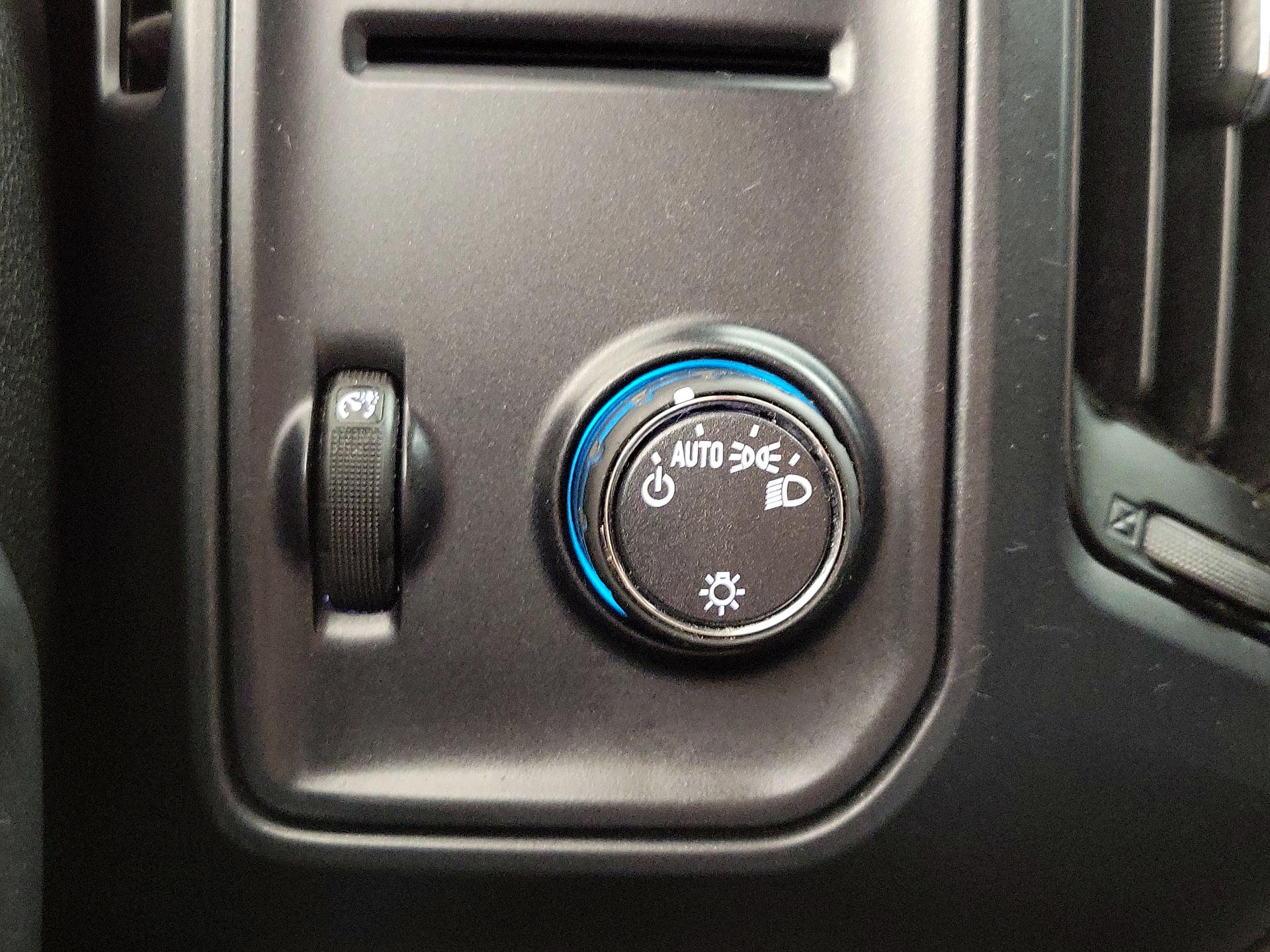 Thumbnail: 2018 Chevrolet Silverado 1500 - 13