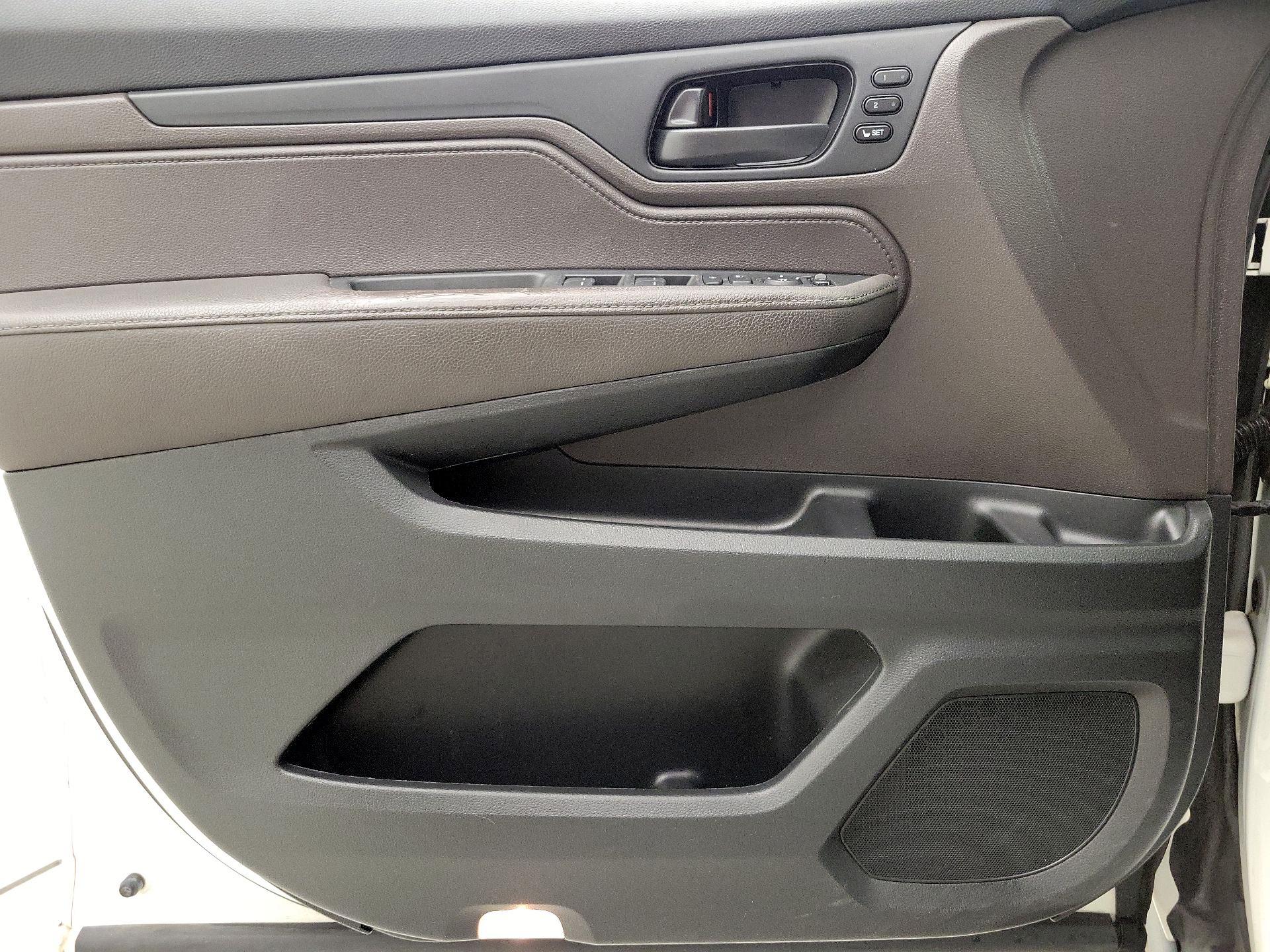 Thumbnail: 2019 Honda Odyssey - 12