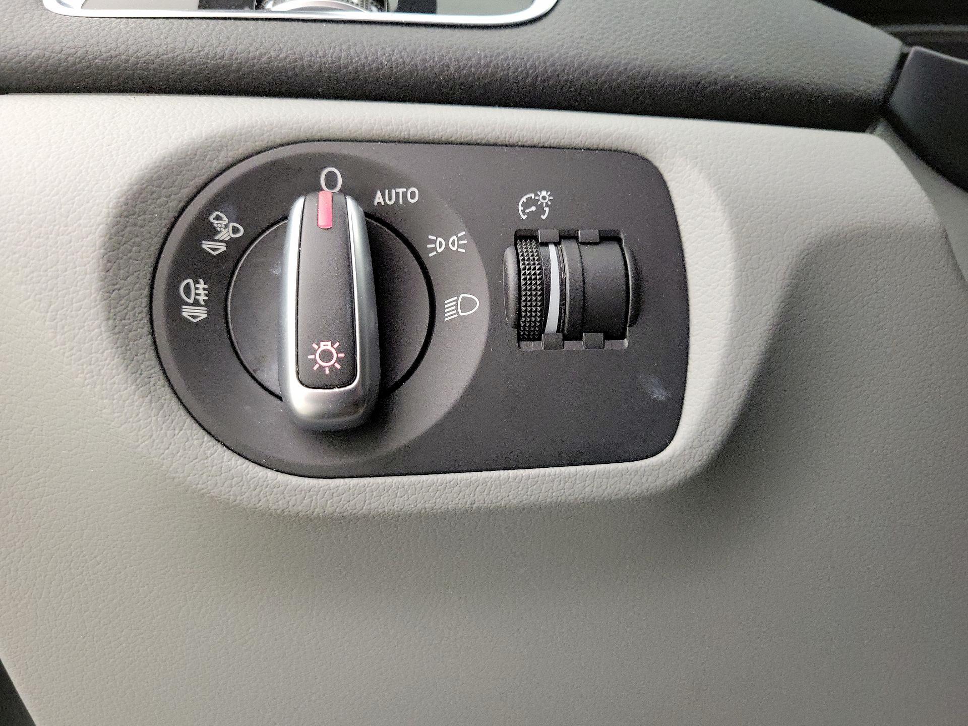 Thumbnail: 2018 Audi Q3 - 13