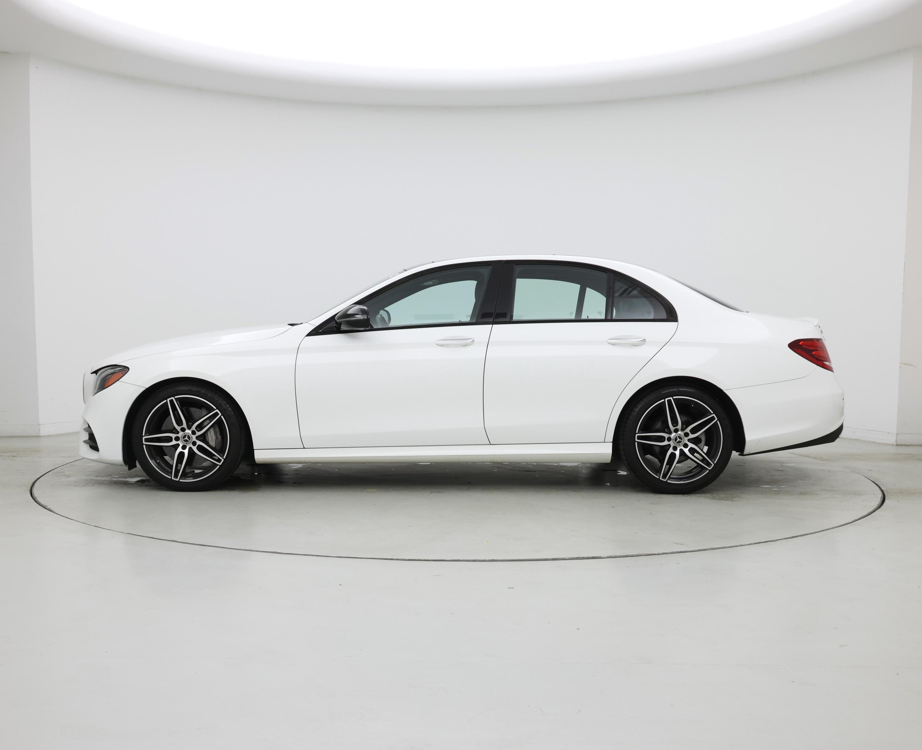 Thumbnail: 2019 Mercedes-Benz E-Class - 3