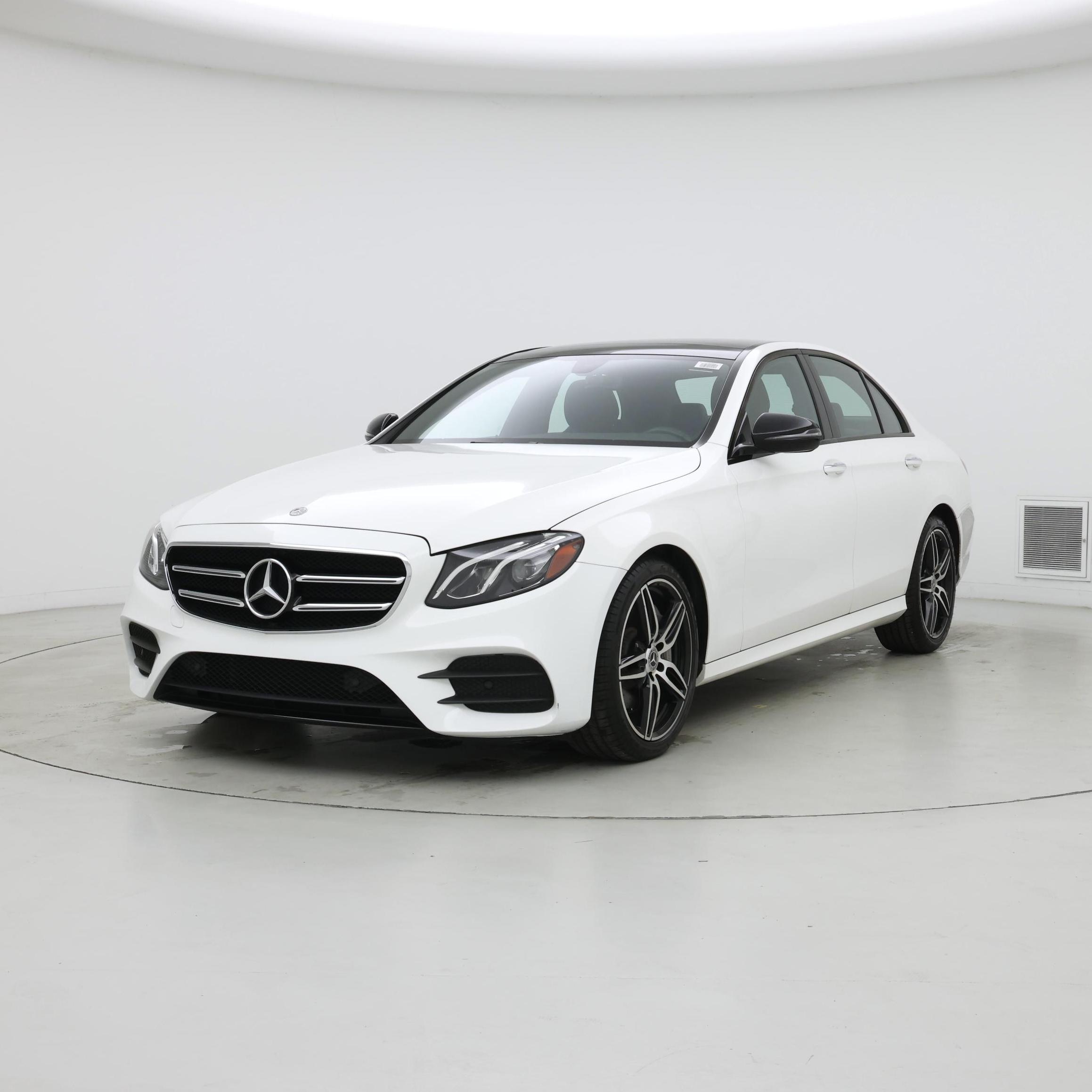 Thumbnail: 2019 Mercedes-Benz E-Class - 4