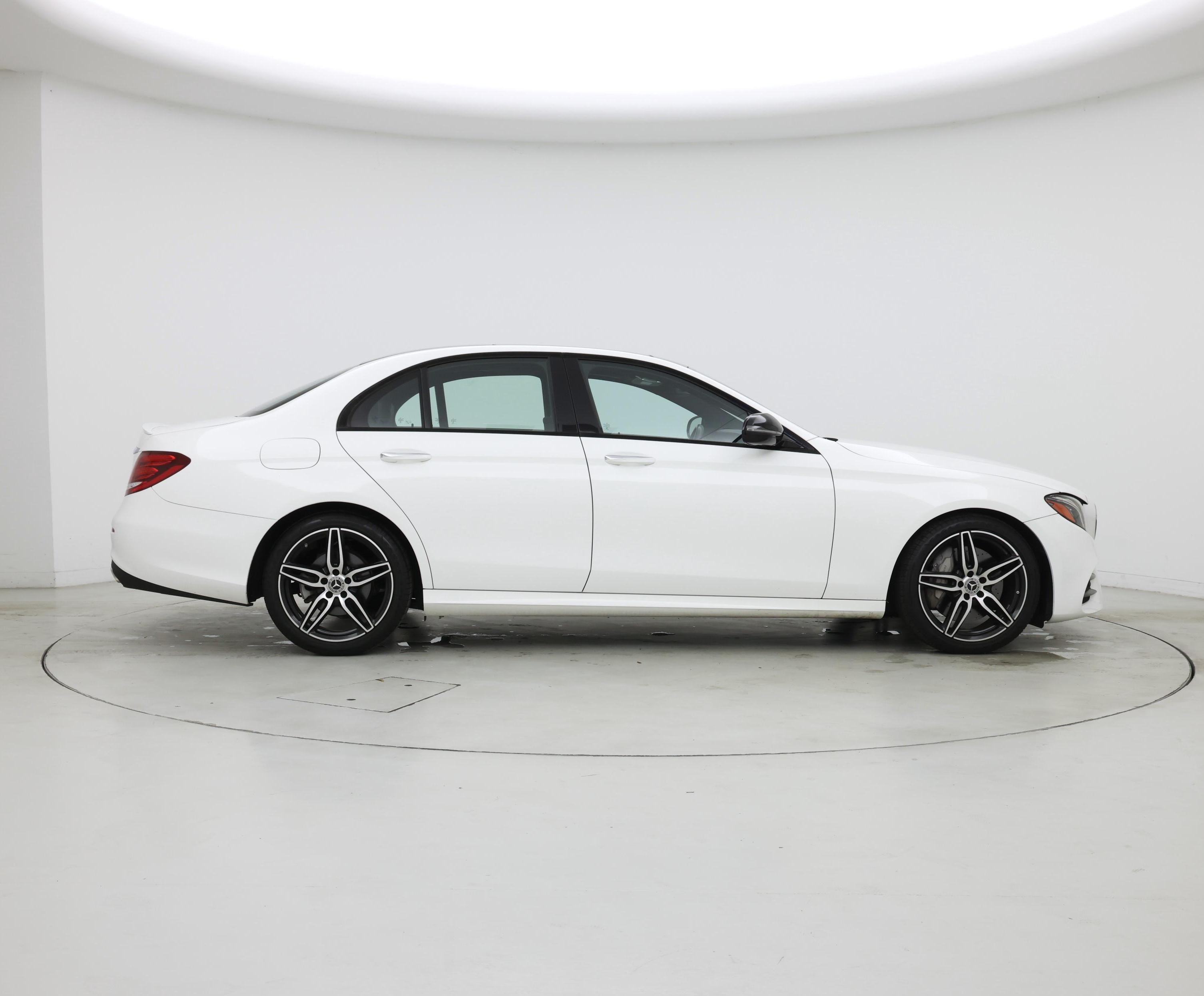 Thumbnail: 2019 Mercedes-Benz E-Class - 7