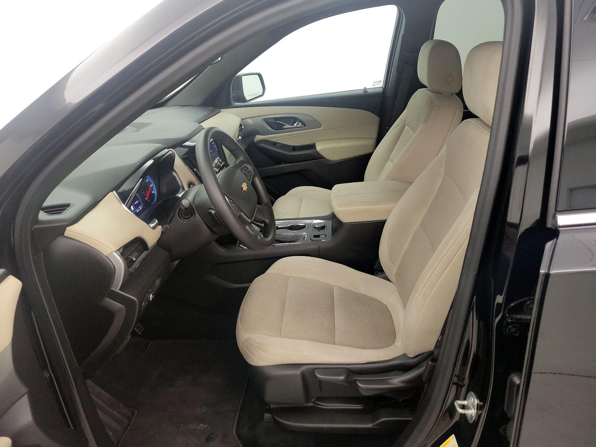 Thumbnail: 2023 Chevrolet Traverse - 11