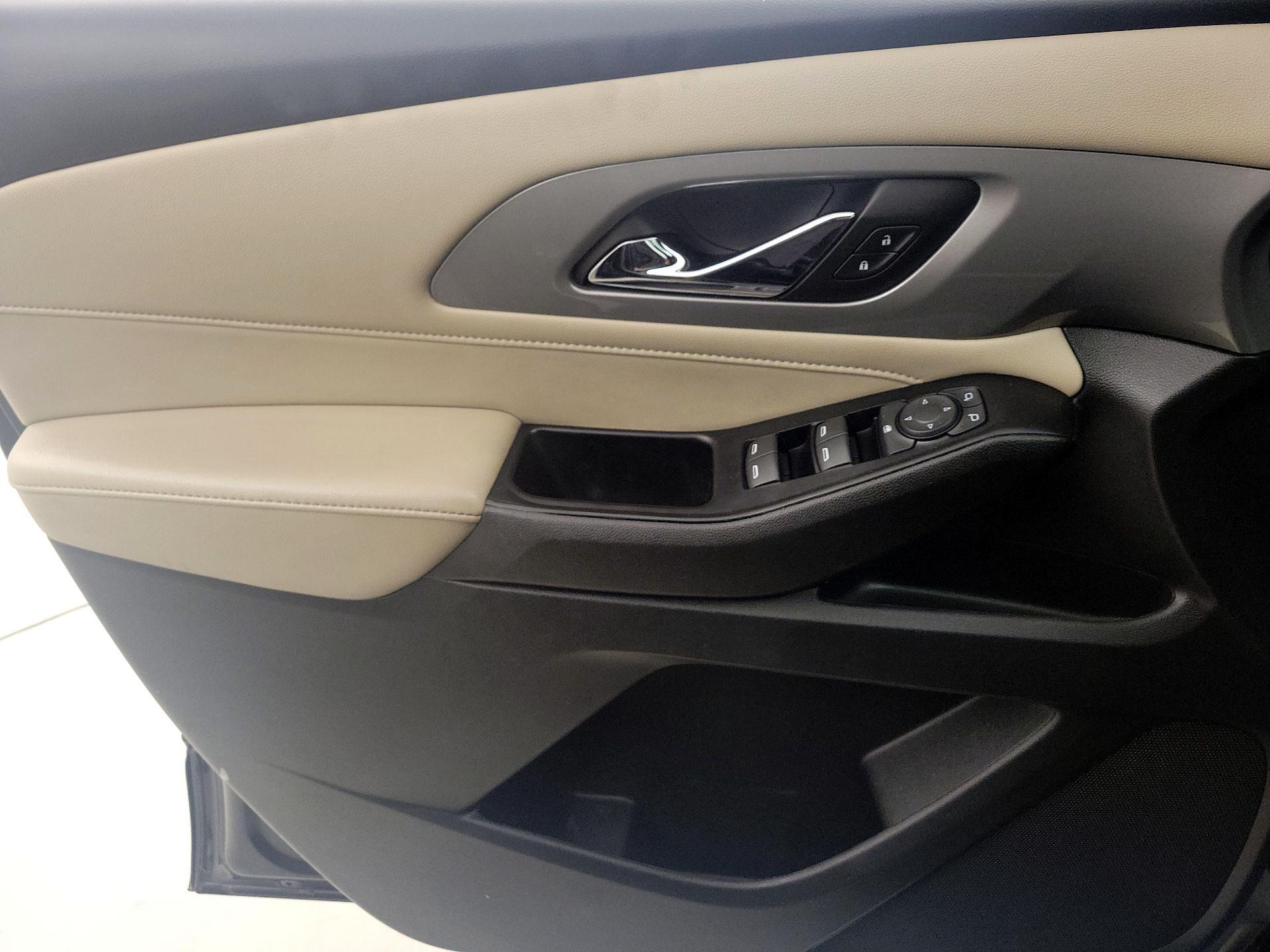 Thumbnail: 2023 Chevrolet Traverse - 12