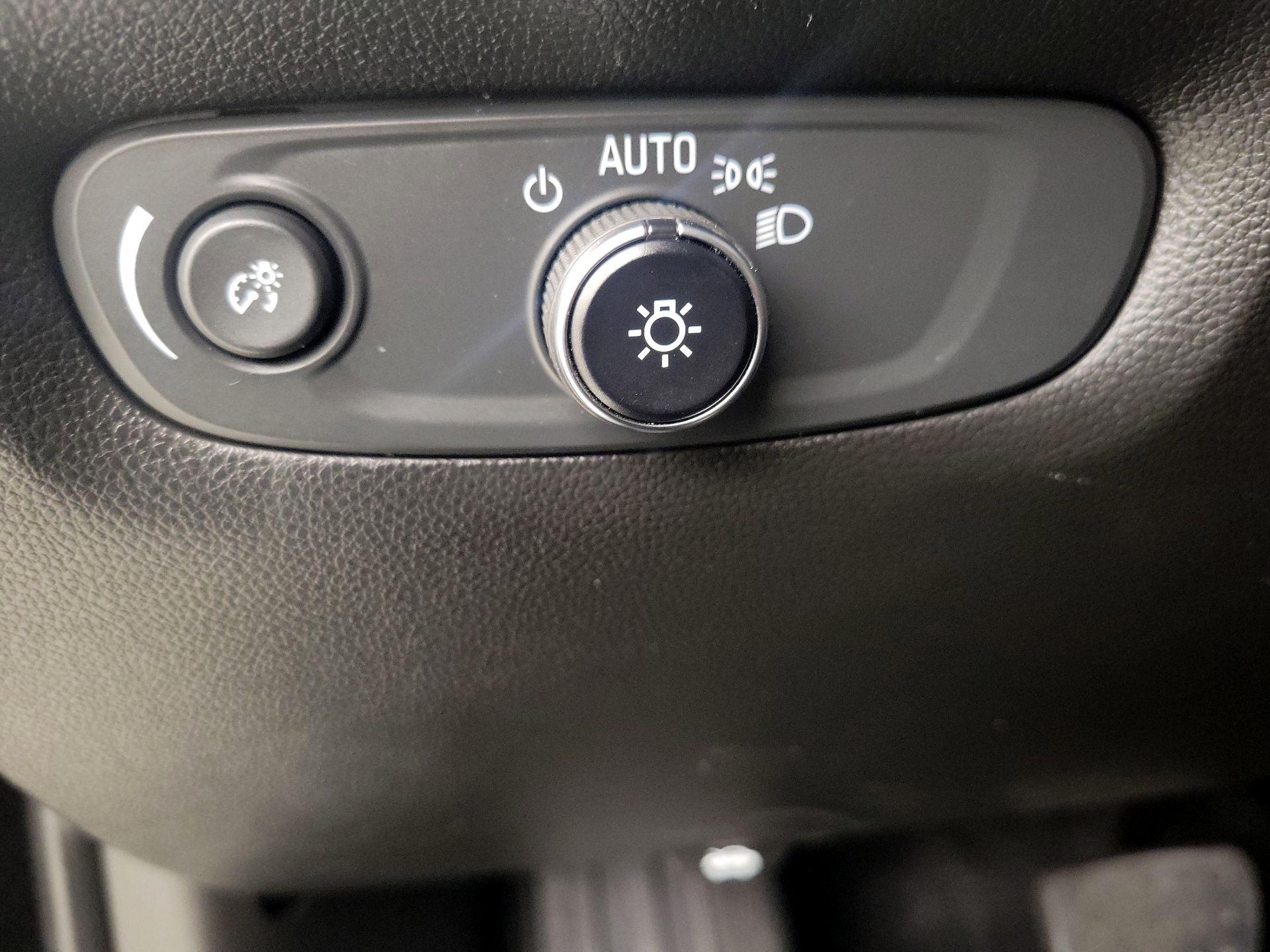 Thumbnail: 2023 Chevrolet Traverse - 13