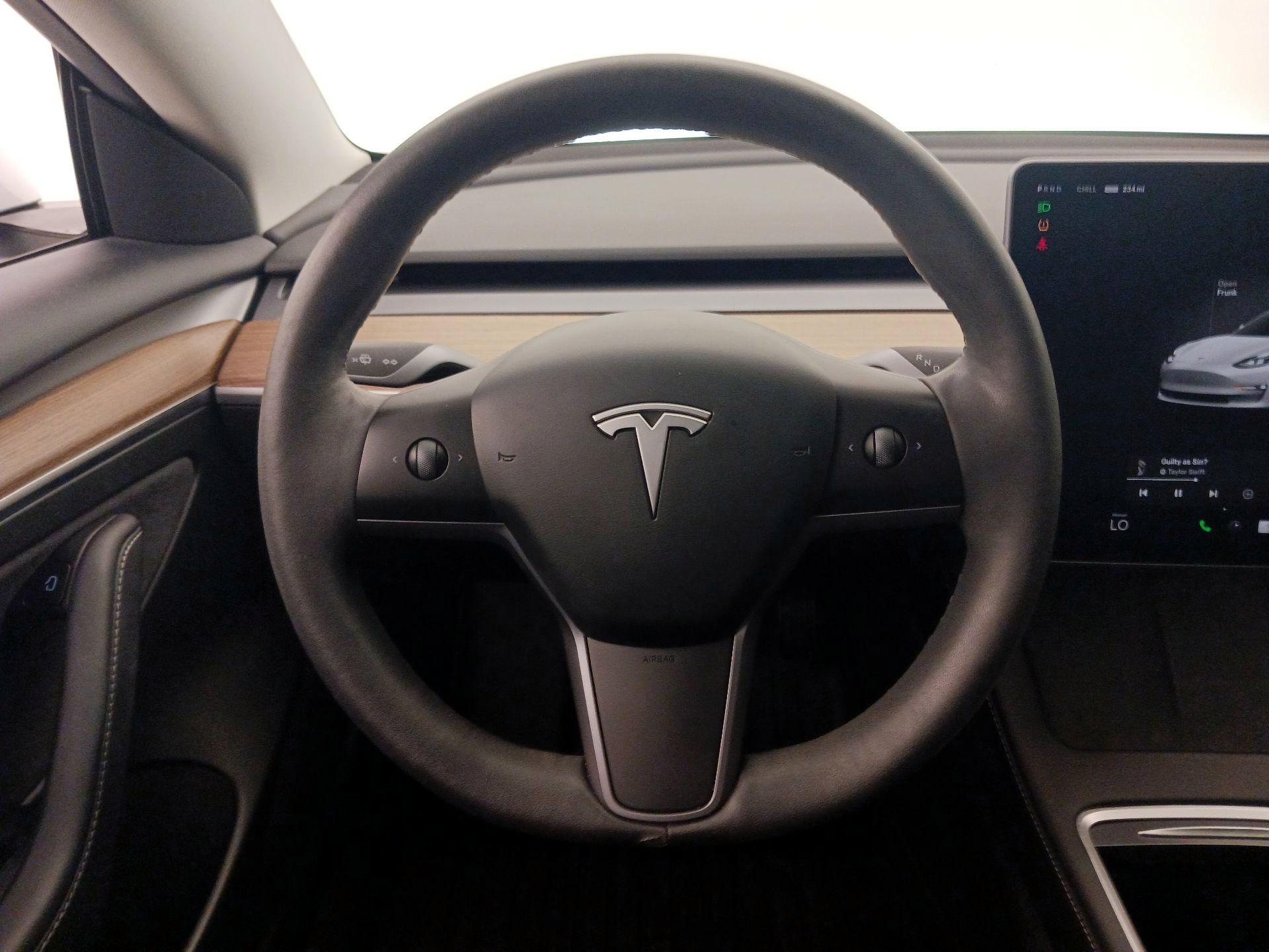 Thumbnail: 2023 Tesla Model 3 - 10