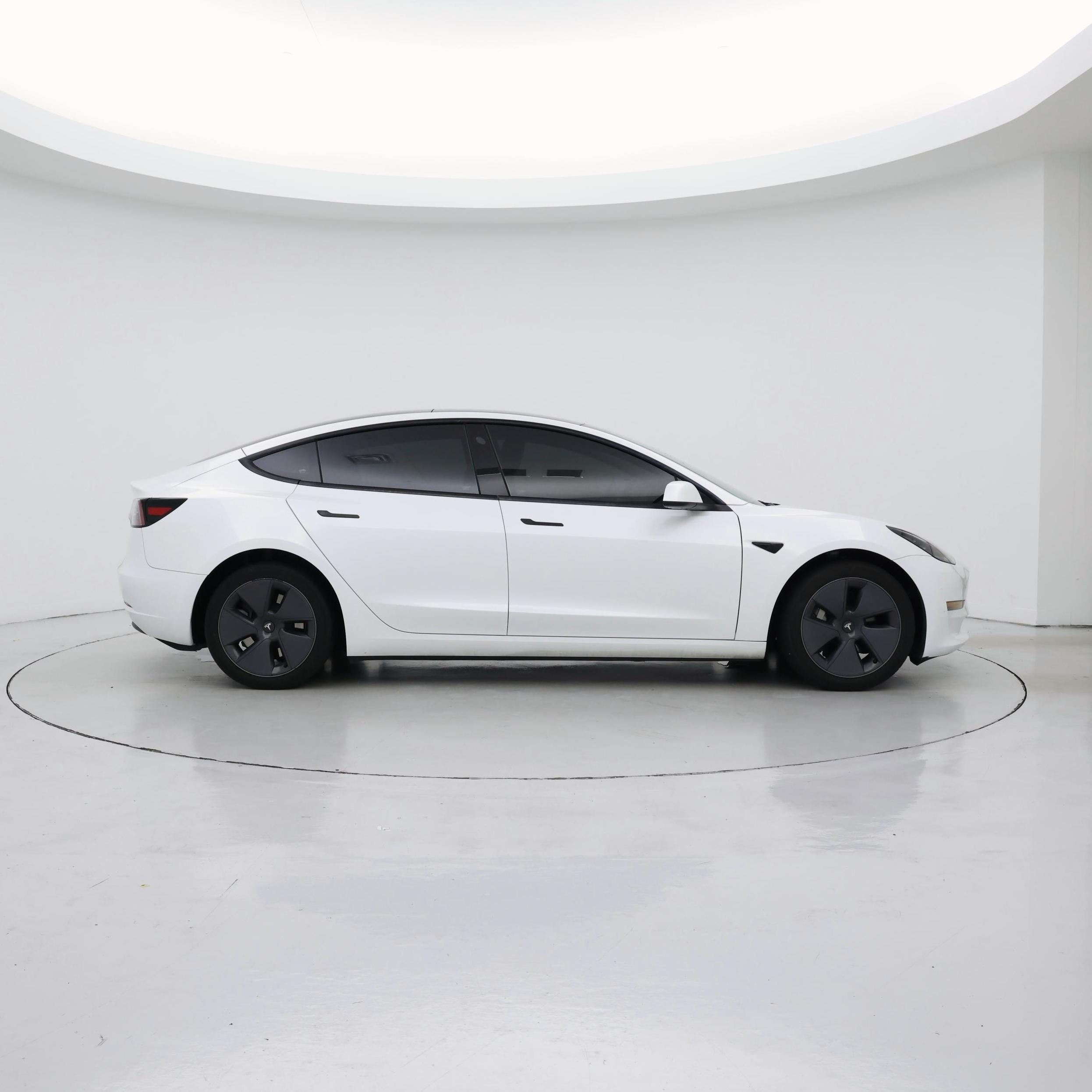 Thumbnail: 2023 Tesla Model 3 - 7