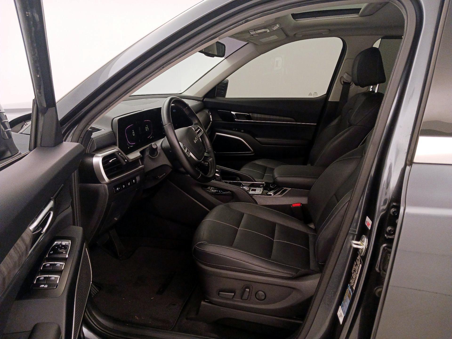 Thumbnail: 2023 Kia Telluride - 11