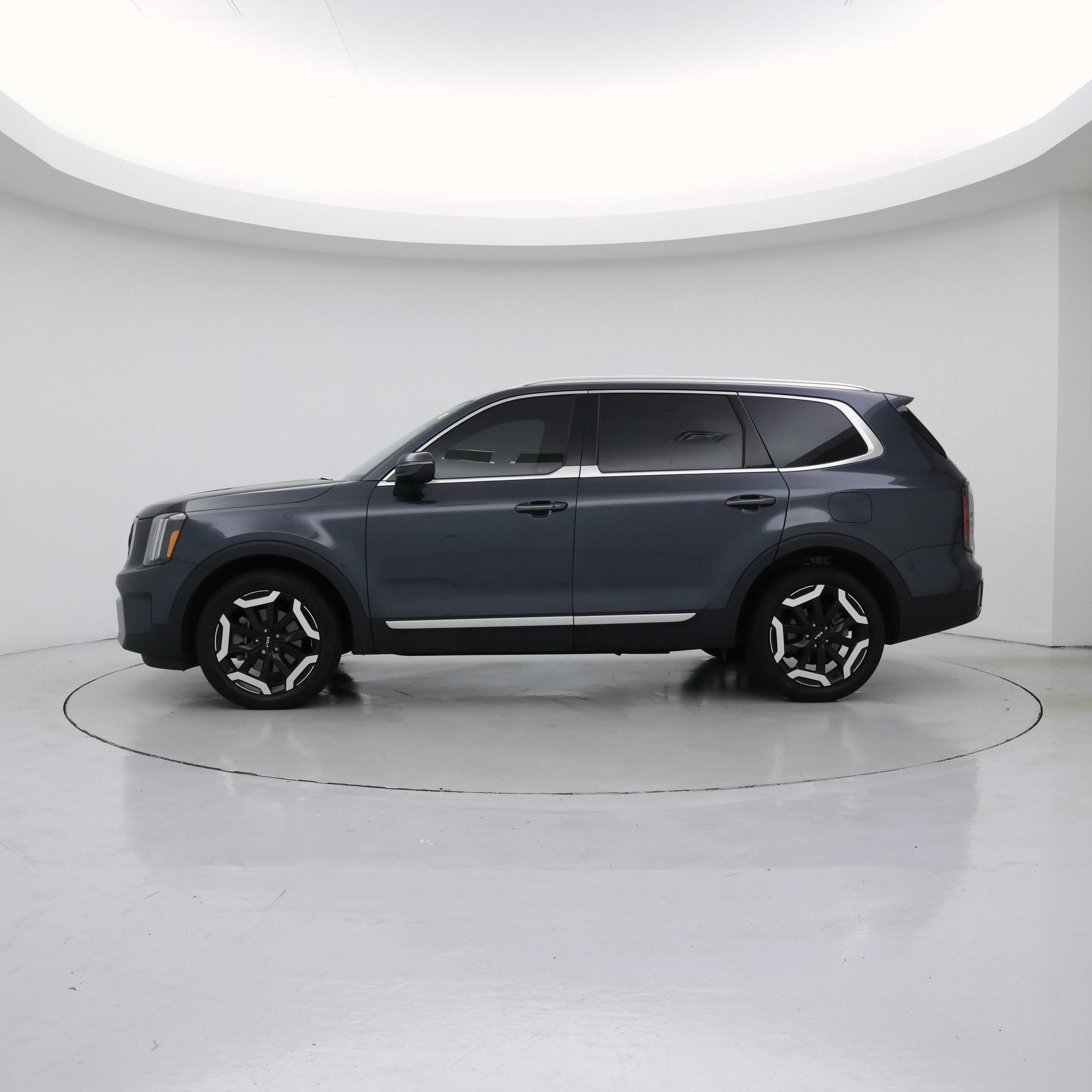 Thumbnail: 2023 Kia Telluride - 3