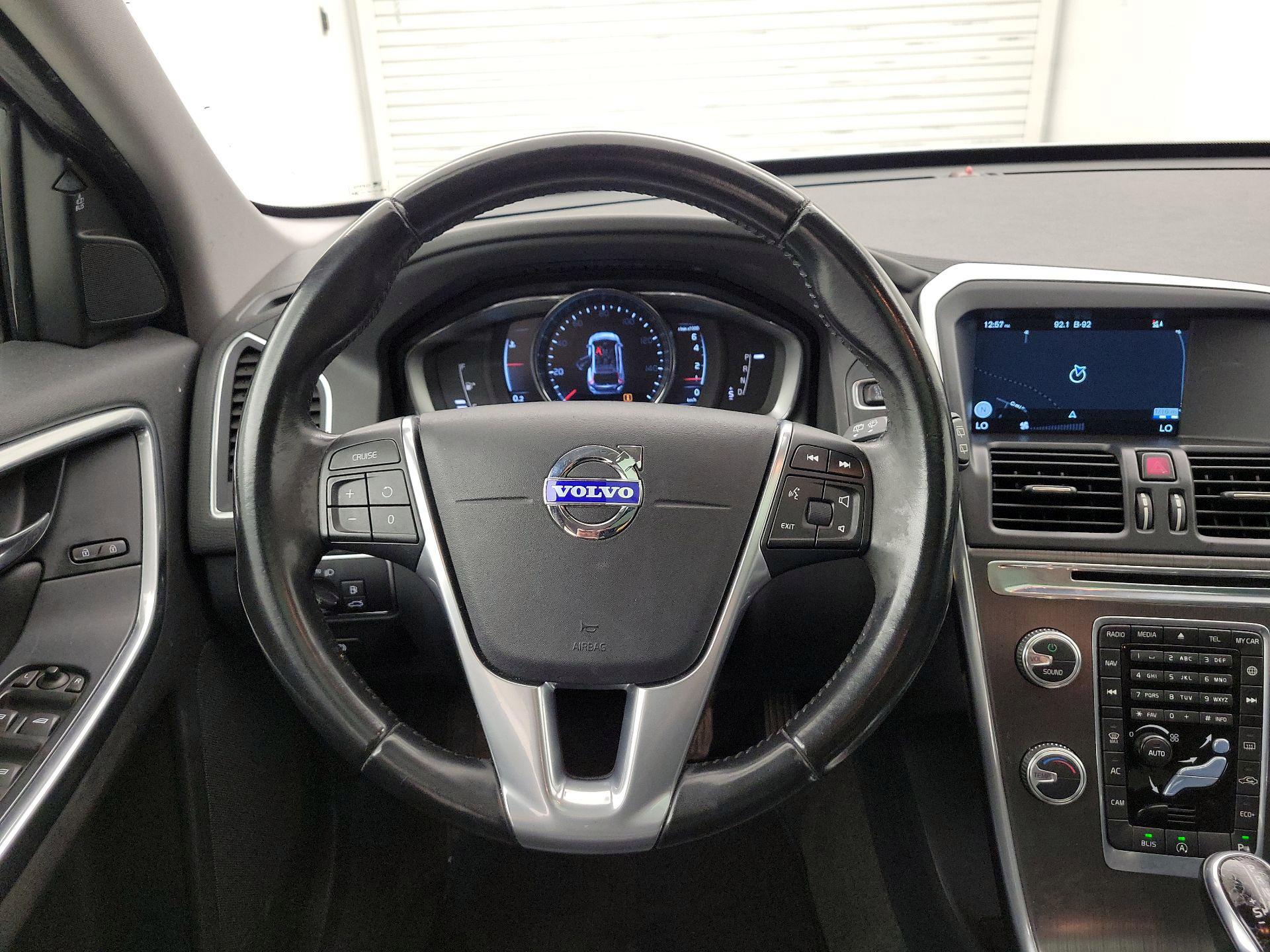 Thumbnail: 2015 Volvo XC60 - 10