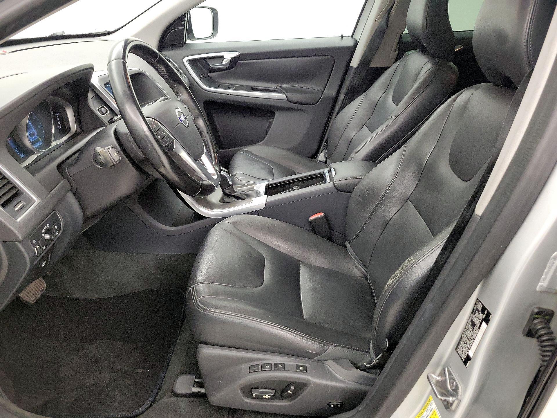 Thumbnail: 2015 Volvo XC60 - 11