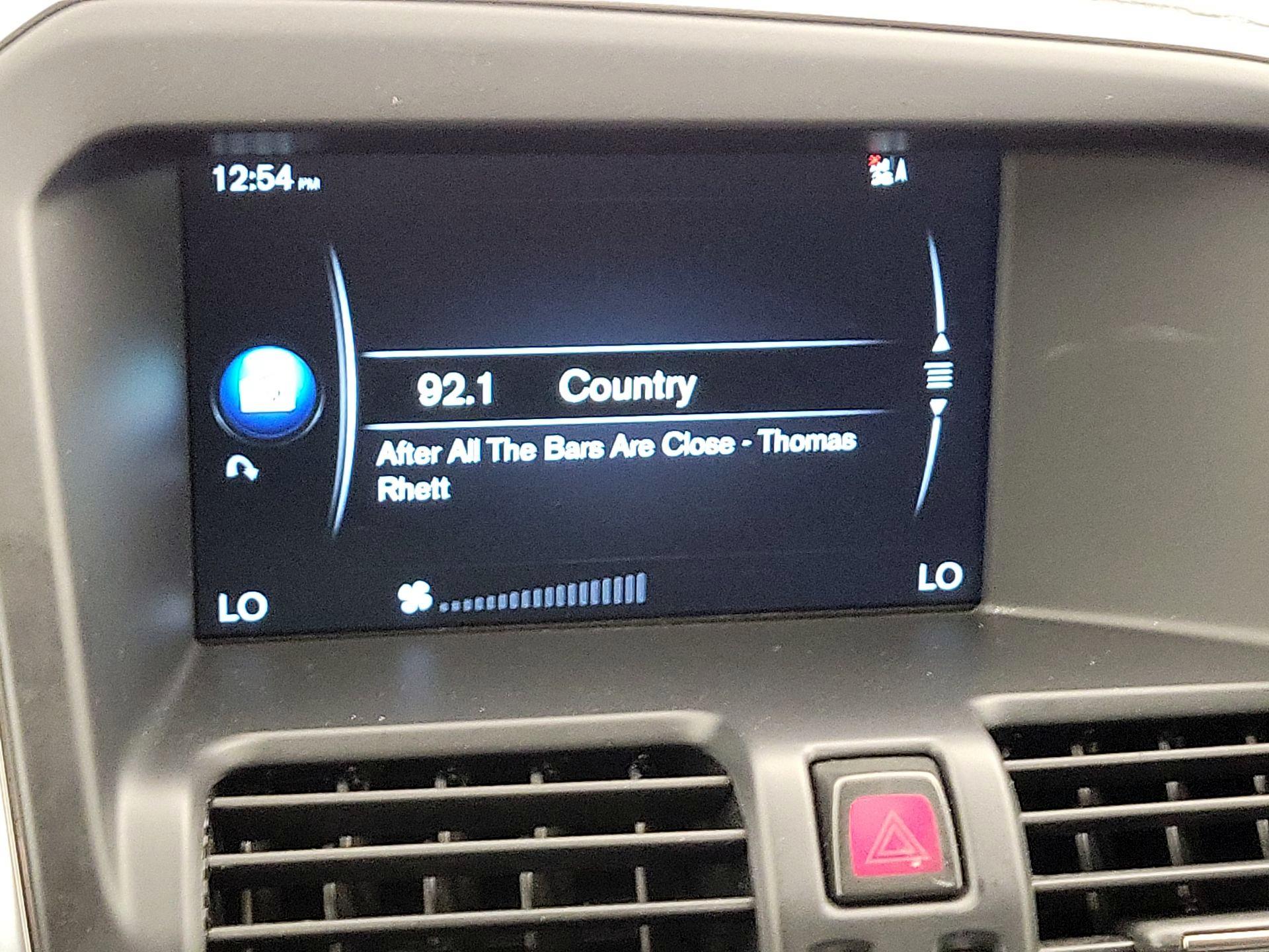 Thumbnail: 2015 Volvo XC60 - 16