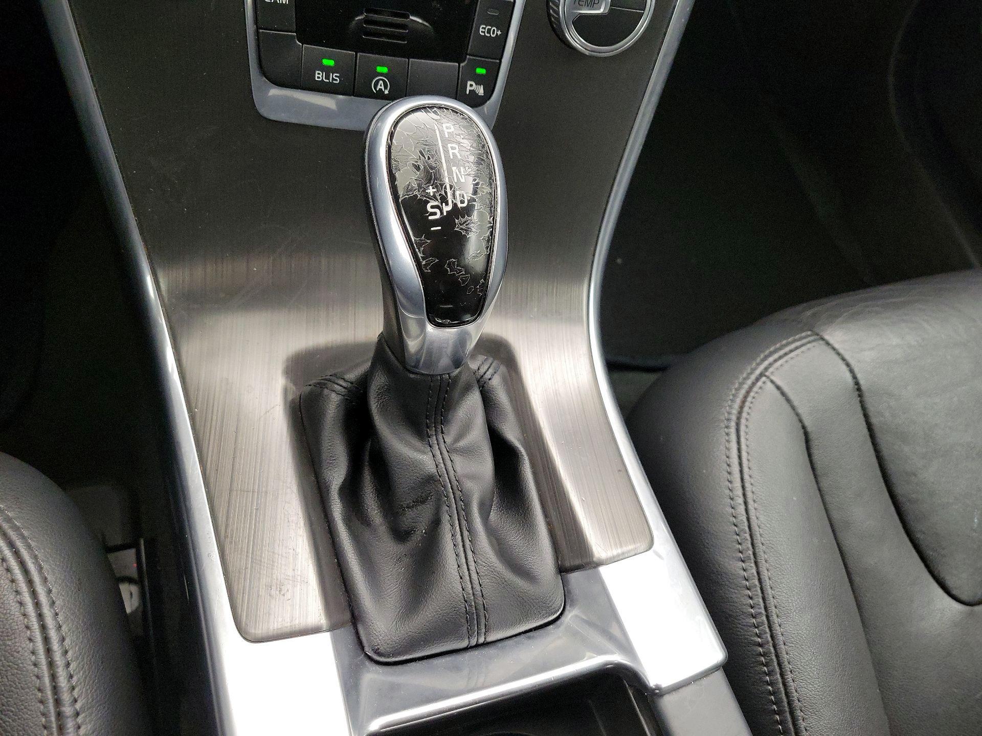 Thumbnail: 2015 Volvo XC60 - 18