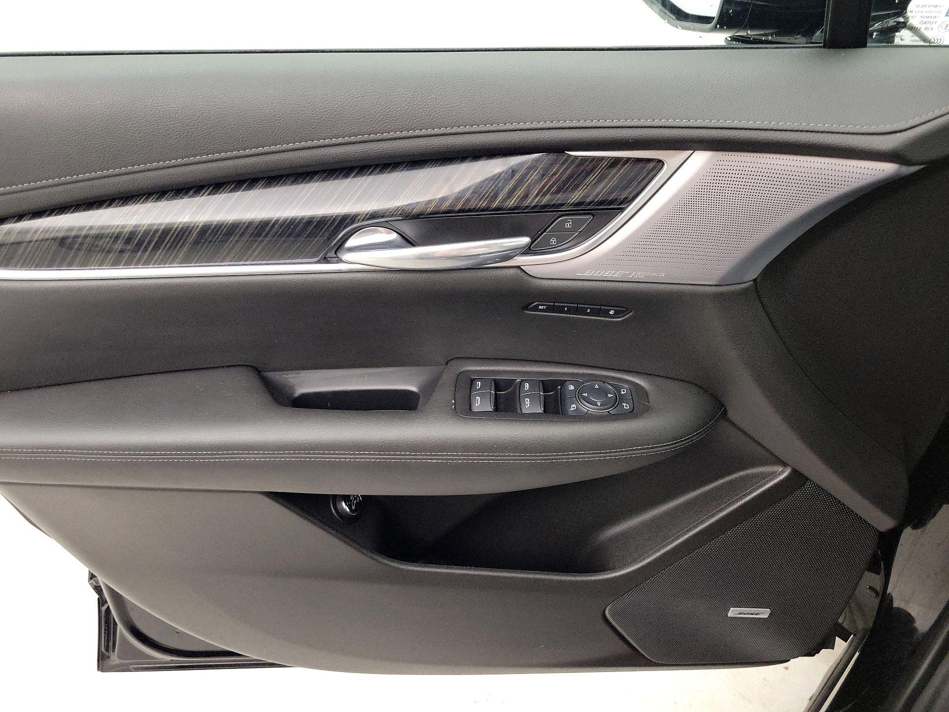 Thumbnail: 2023 Cadillac XT6 - 12