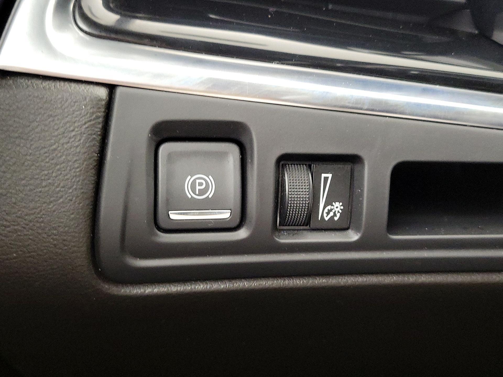 Thumbnail: 2023 Cadillac XT6 - 13